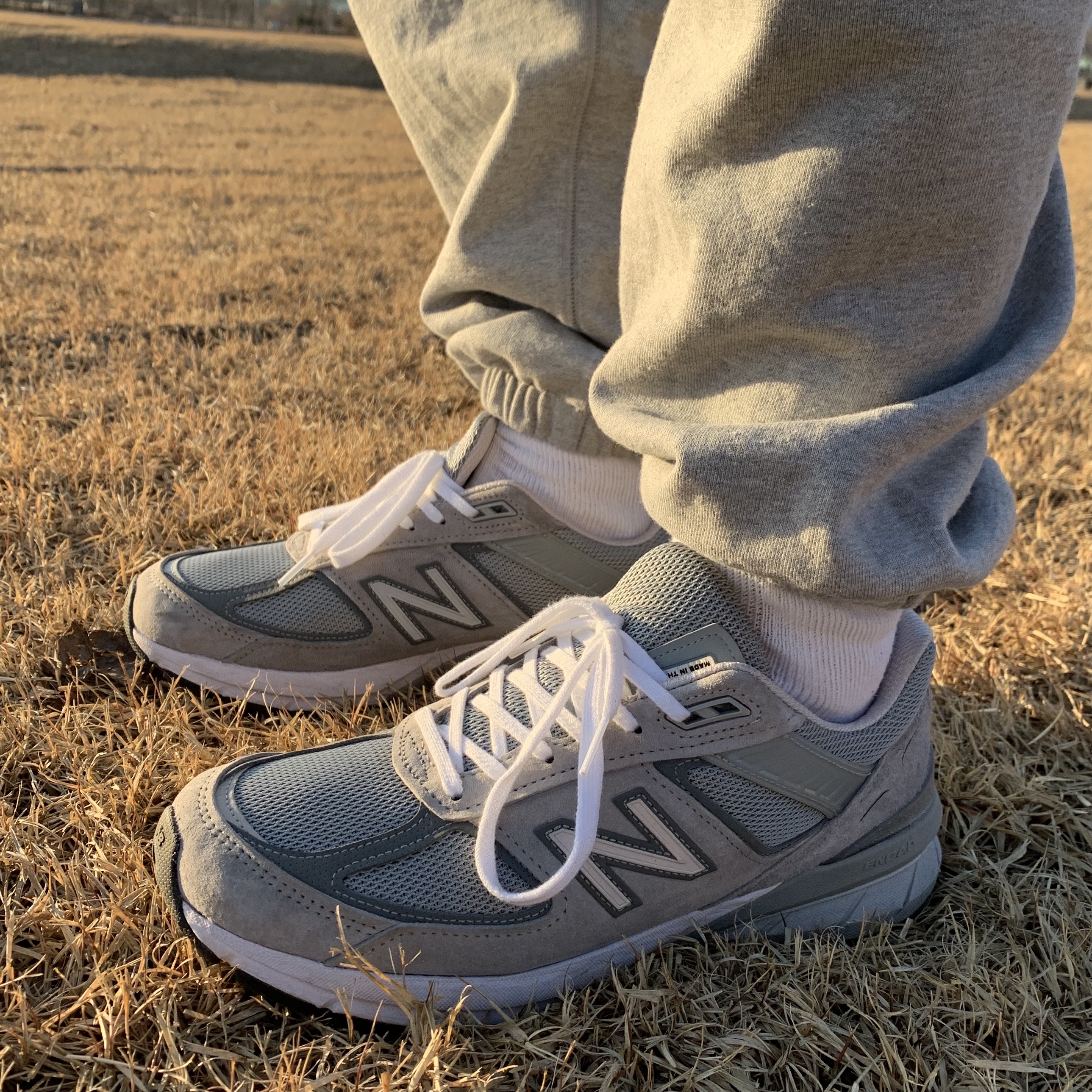 New Balance 990v5 Made in USA Grey - D Standard 착용 스타일