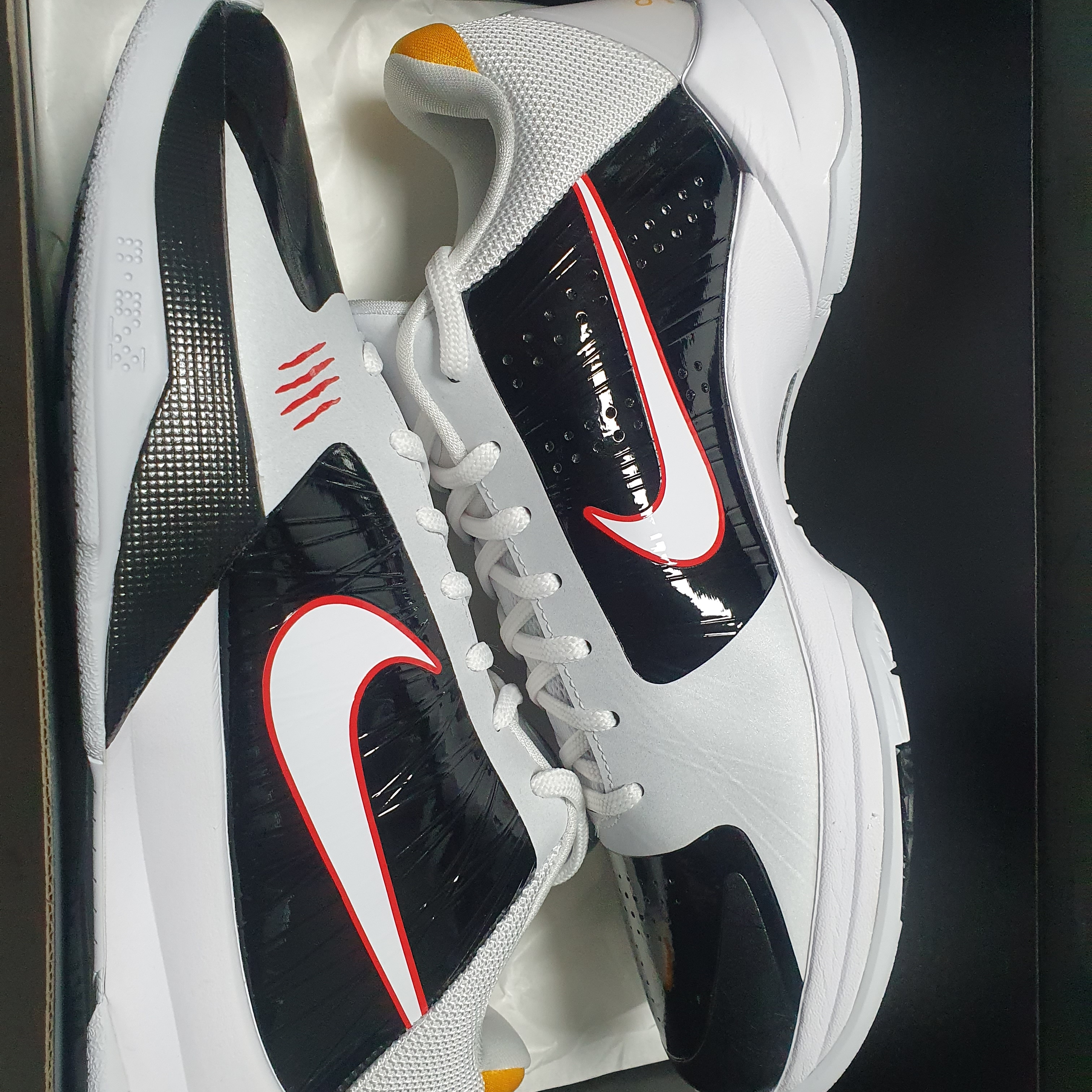 Nike Kobe 5 Protro Alternate Bruce Lee 착용 스타일