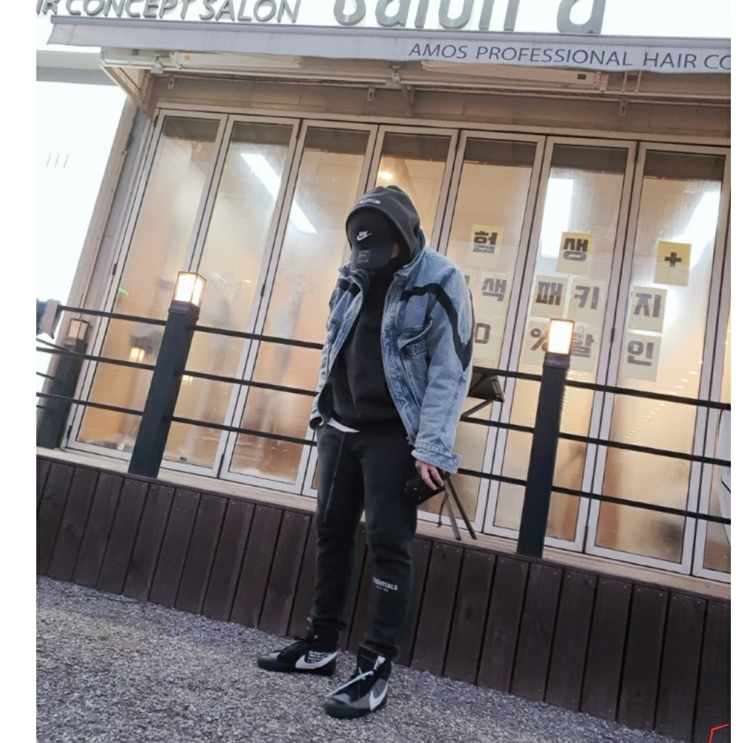 Nike x Off-White Blazer Mid Grim Reaper Black 착용 스타일