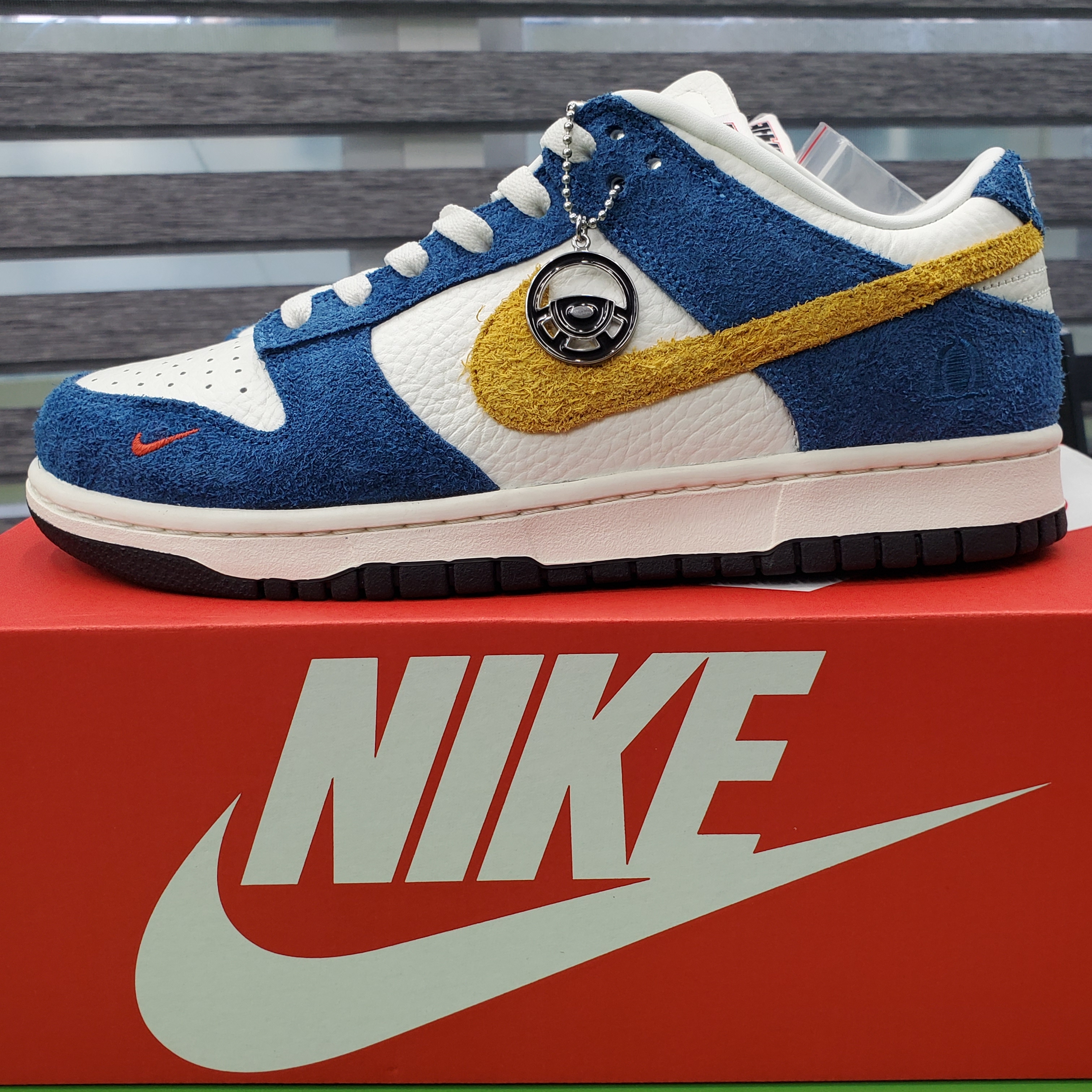 Nike x Kasina Dunk Low 80's Bus 착용 스타일
