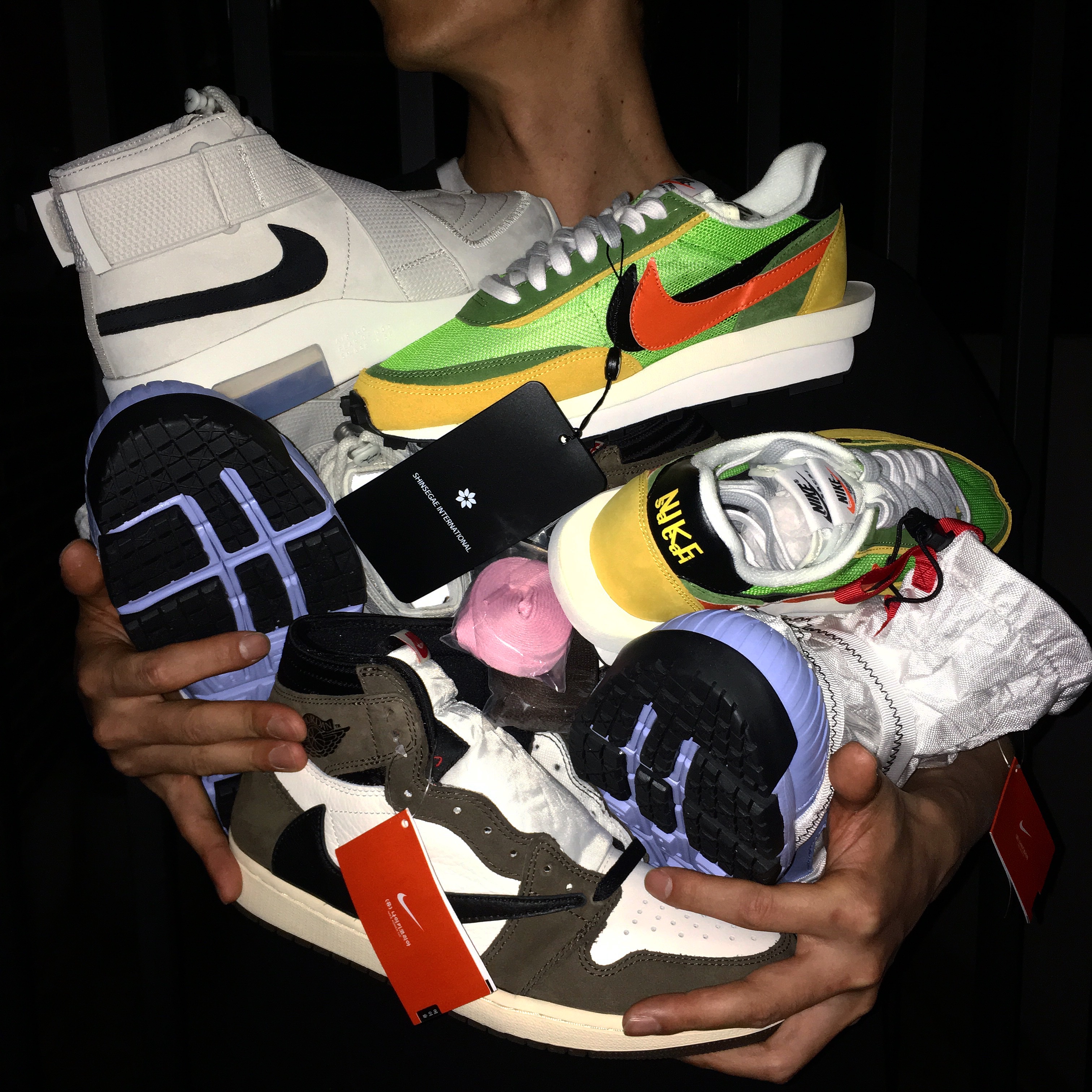 Jordan 1 x Travis Scott Retro High OG SP Mocha, Nike x Tom Sachs Mars Yard Overshoe 3.0 착용 스타일