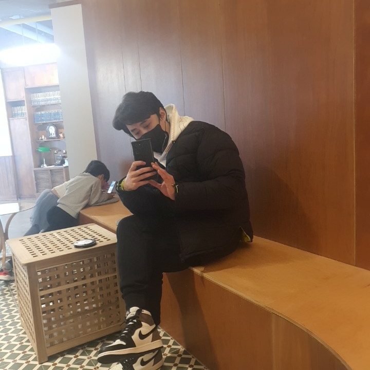 Jordan 1 Retro High OG Black Mocha 착용 스타일