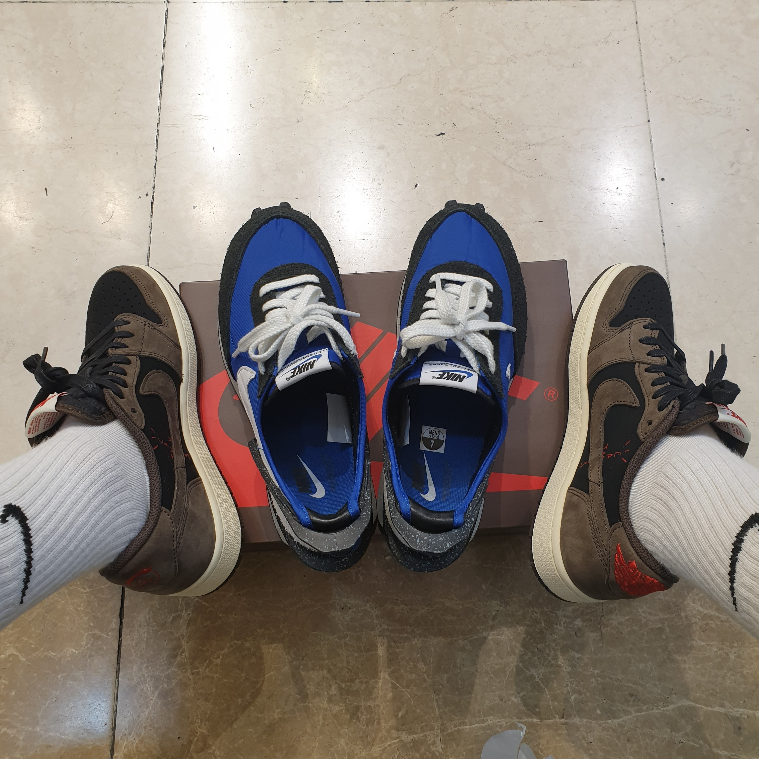 Nike x Undercover Daybreak Blue Jay, Jordan 1 x Travis Scott Retro Low OG SP Mocha 착용 스타일 - 2