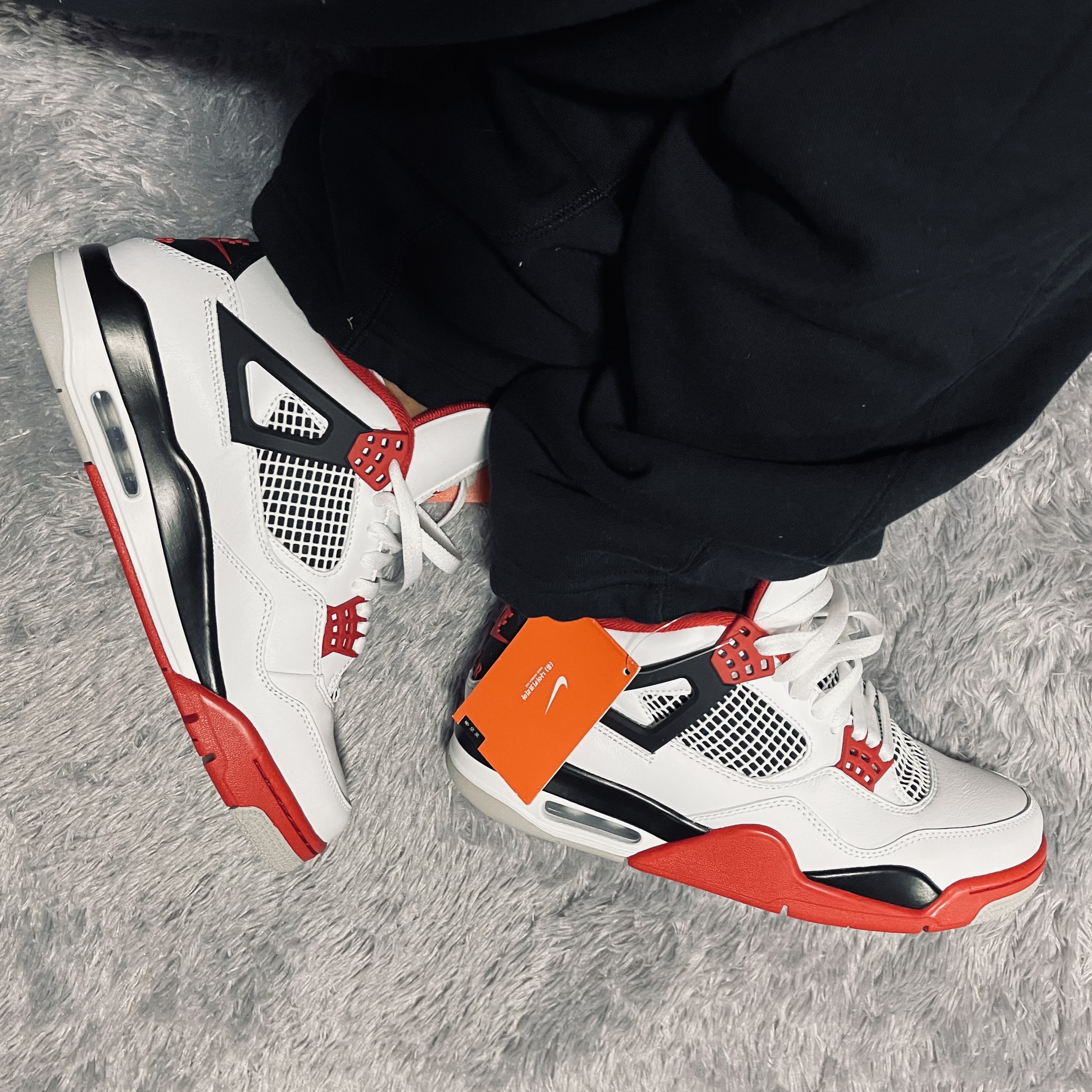 Jordan 4 Retro OG Fire Red 2020 착용 스타일