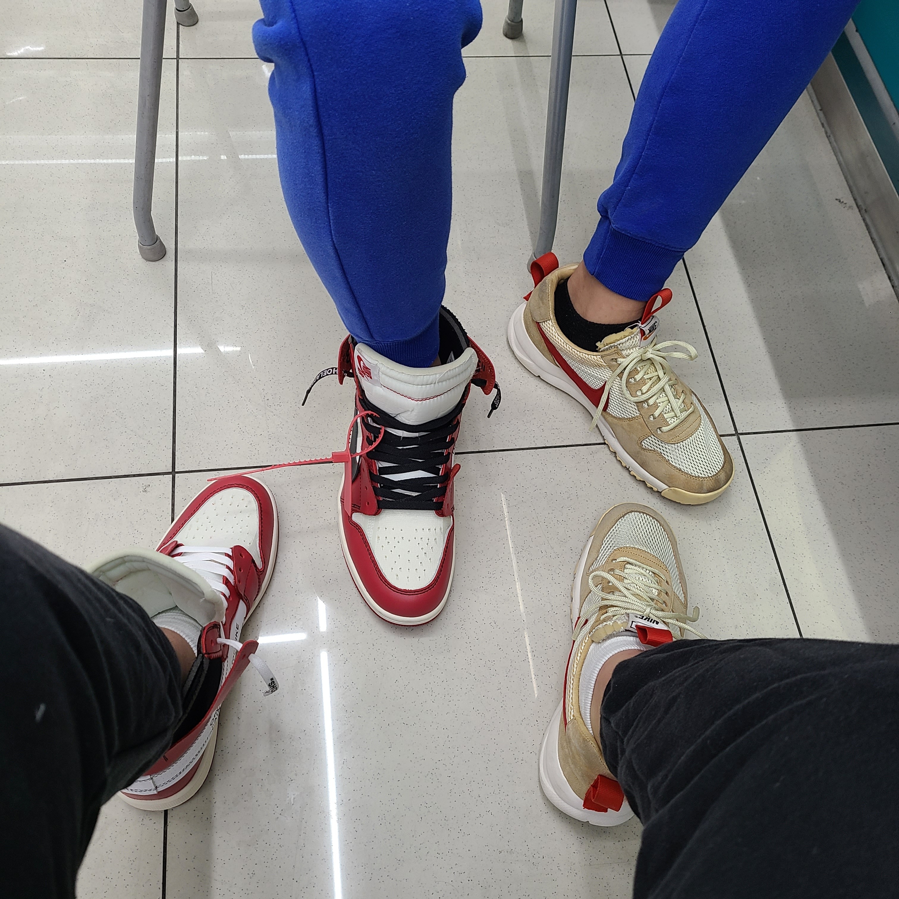 Jordan 1 x Off-White Retro High Chicago The Ten, Nike x Tom Sachs Mars Yard Shoe 2.0 Space Camp 착용 스타일 - 1