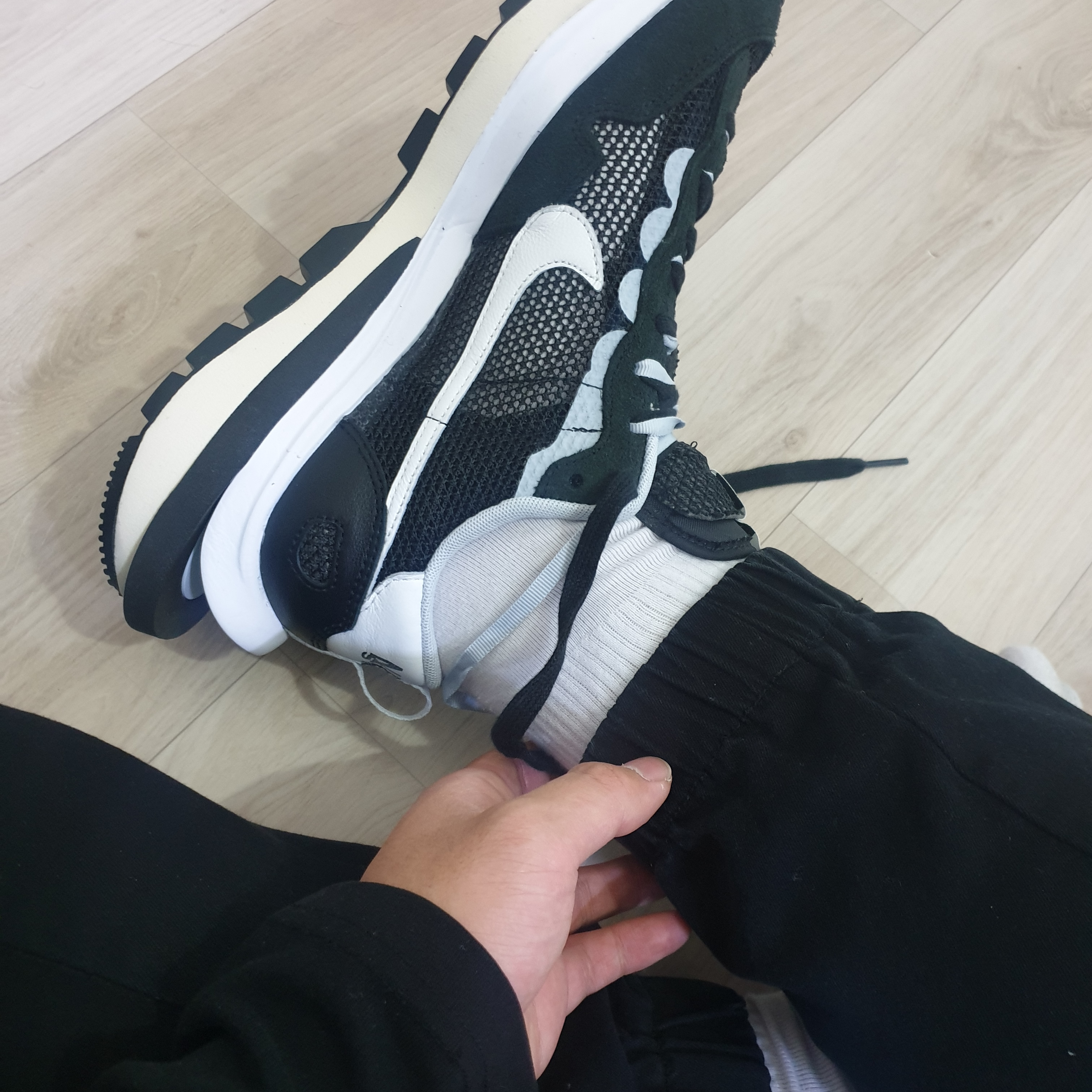 Nike x Sacai VaporWaffle Black White 착용 스타일