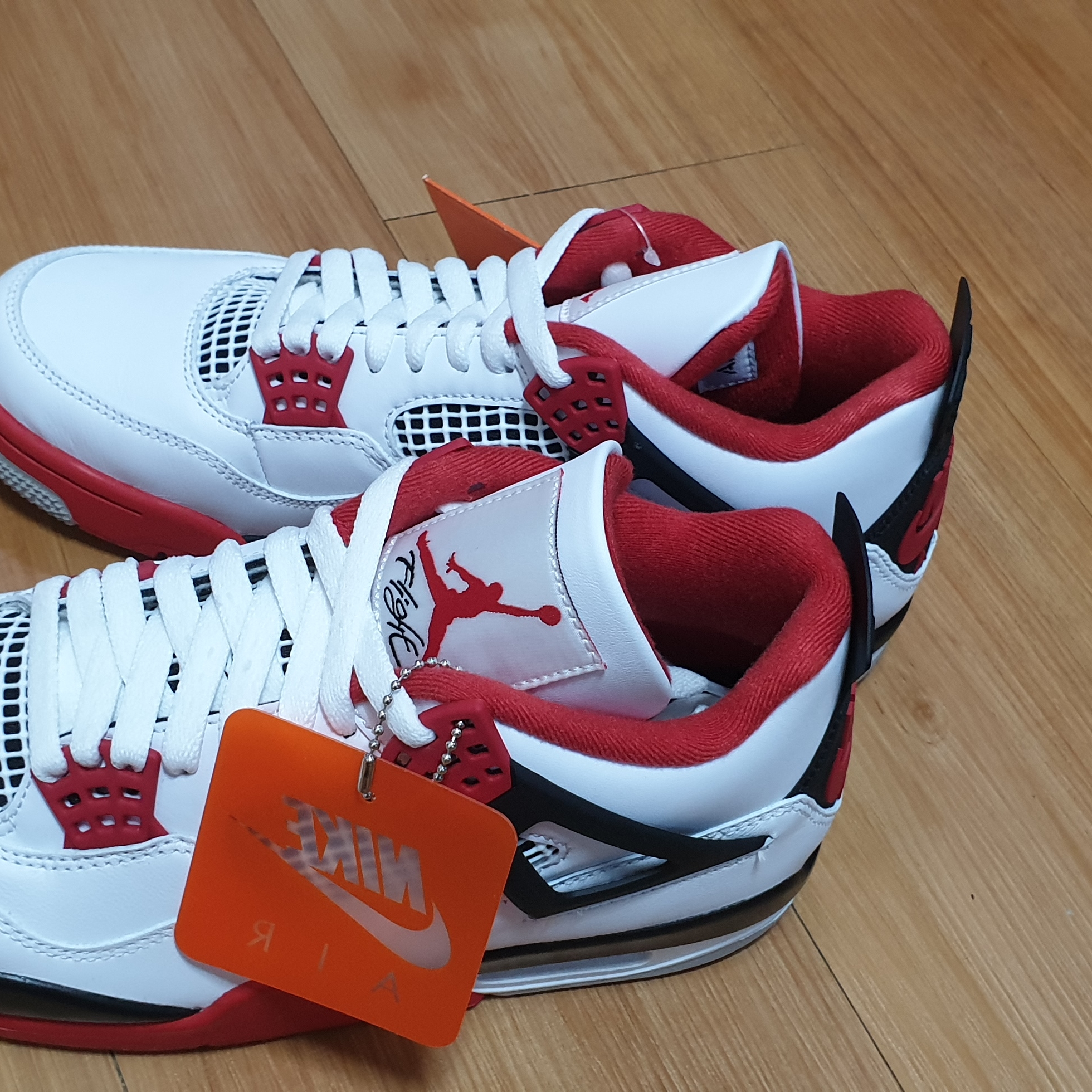 Jordan 4 Retro OG Fire Red 2020 착용 스타일
