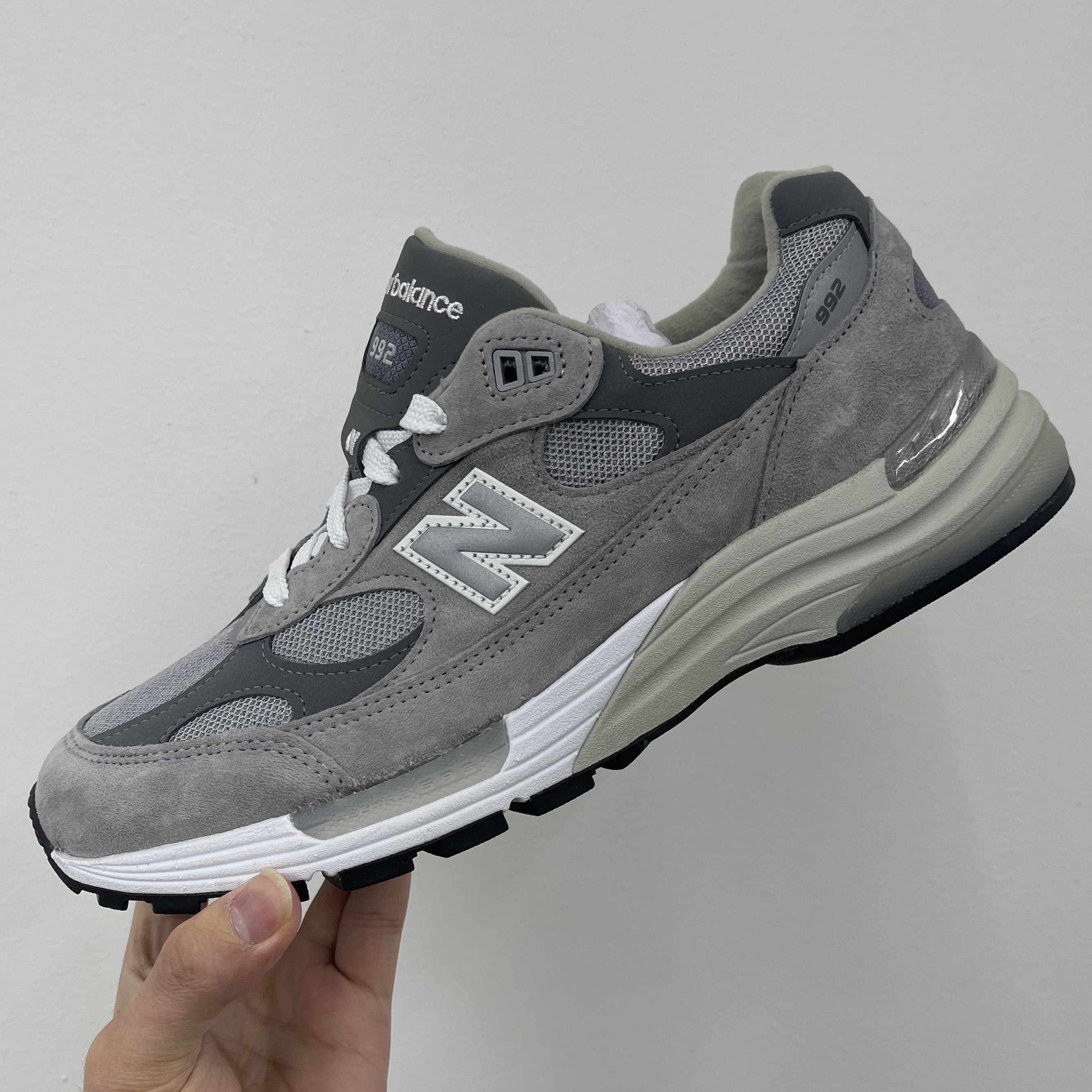 New Balance 992 Made in USA Grey - D Standard 착용 스타일