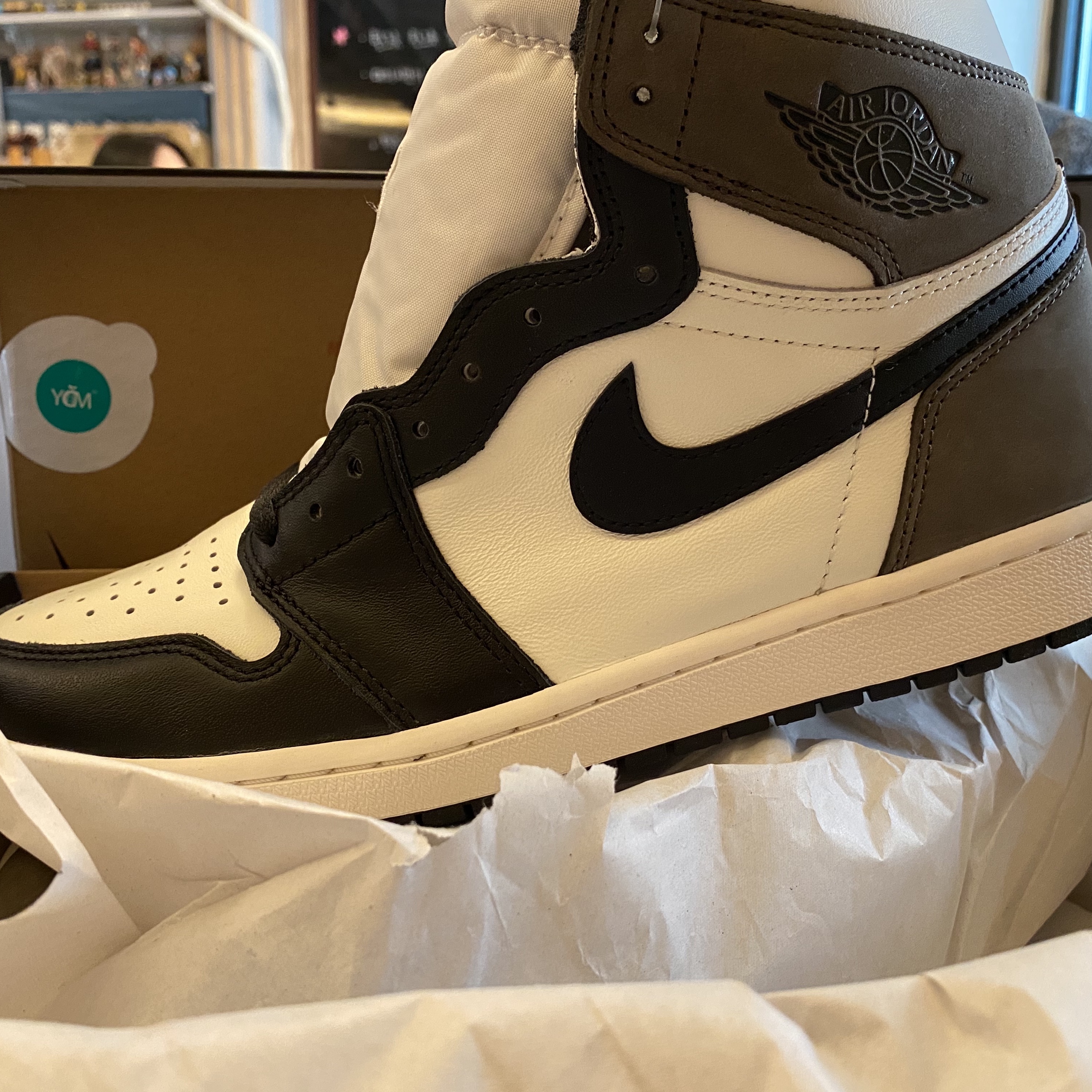 Jordan 1 Retro High OG Black Mocha 착용 스타일 - 1