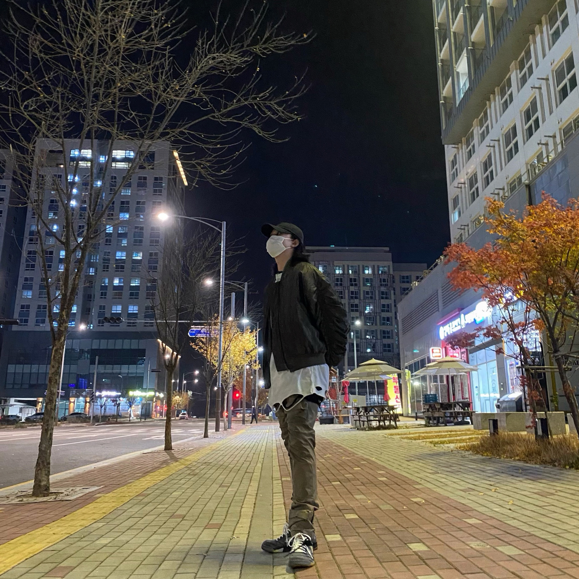 Jordan 5 x Off-White Retro SP Black Muslin 착용 스타일 - 2