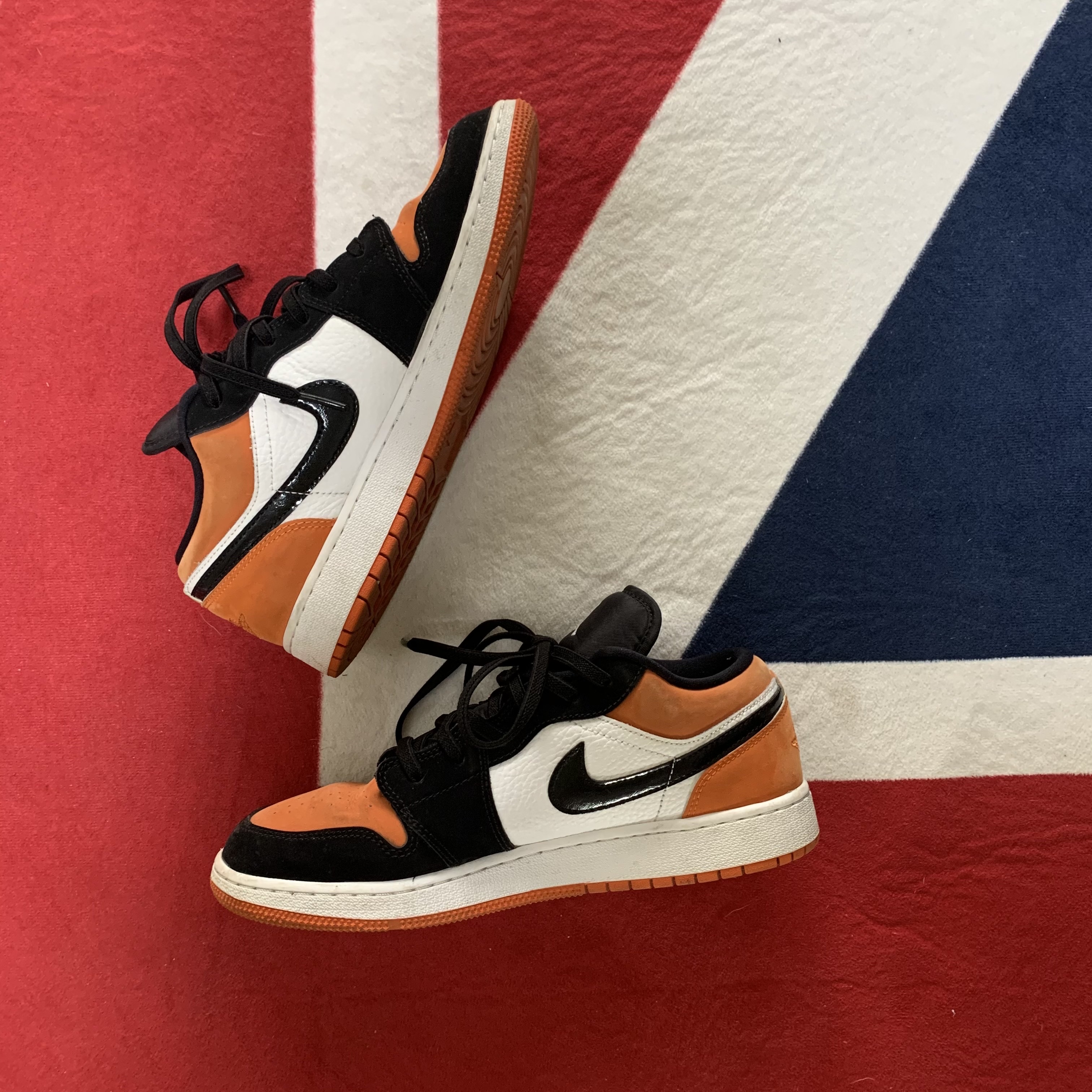 Jordan 1 Low Shattered Backboard 착용 스타일