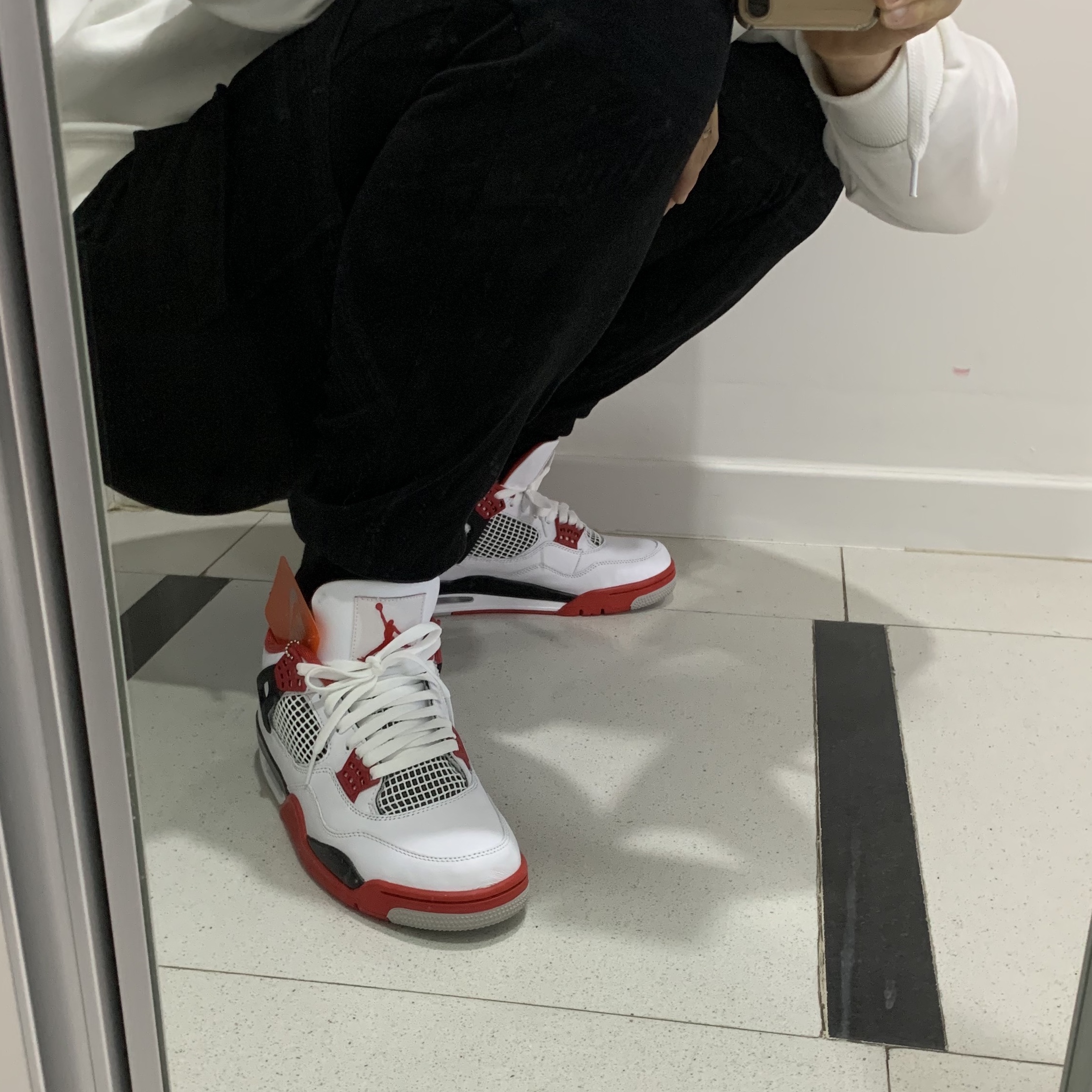 Jordan 4 Retro OG Fire Red 2020 착용 스타일