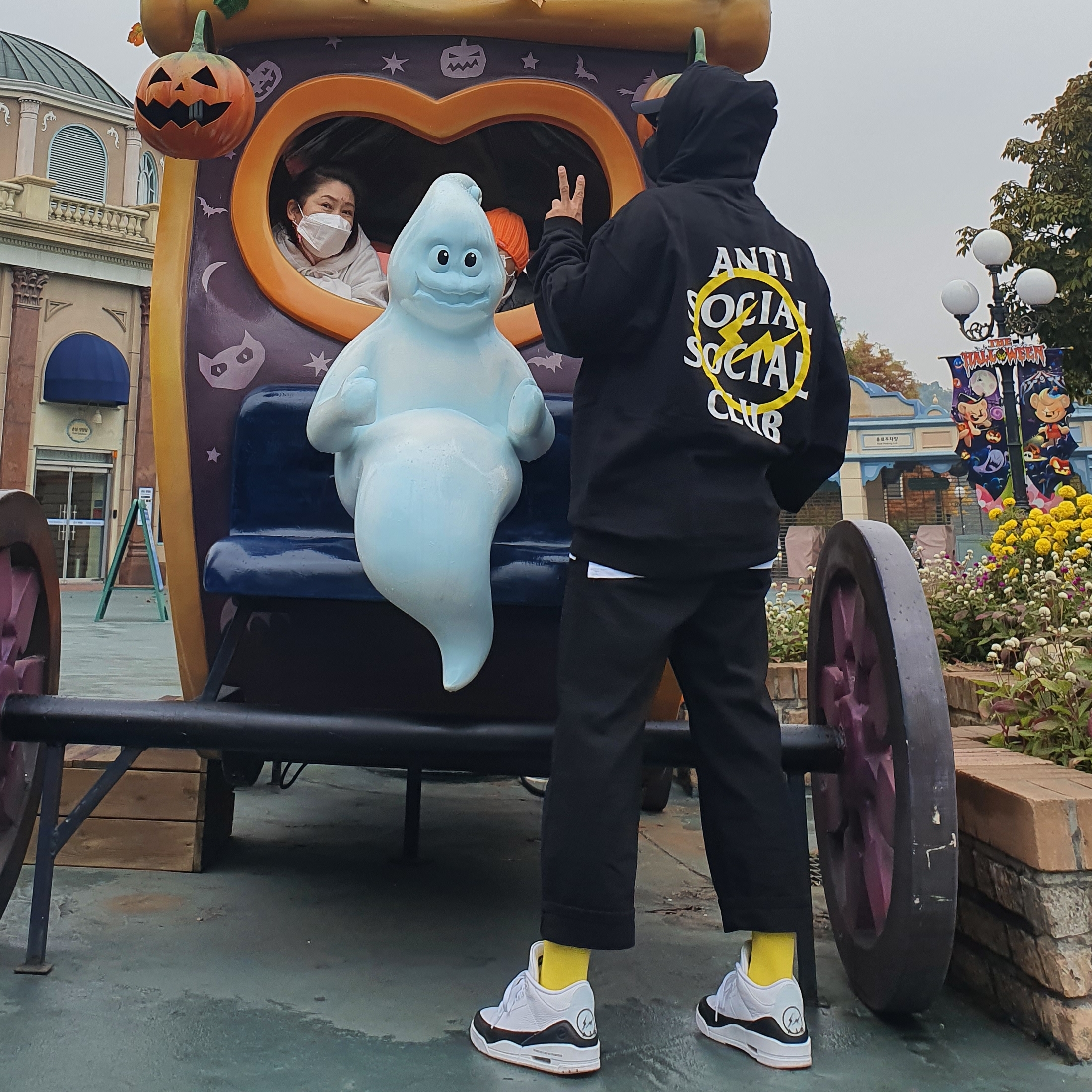 Jordan 3 x Fragment Retro SP White Black, Anti Social Social Club x Fragment Bolt Hoodie Yellow 착용 스타일