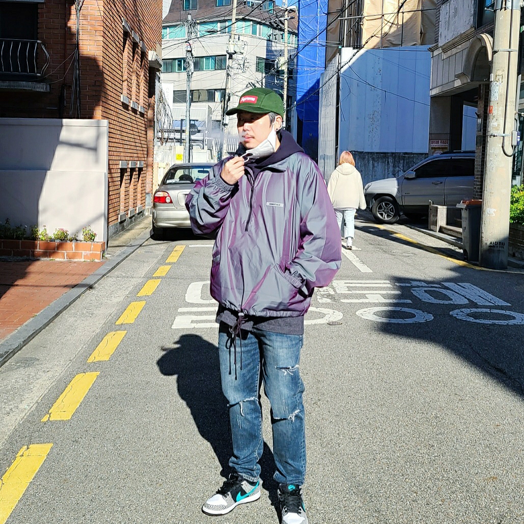 Nike SB Dunk Low Pro Clear Jade 착용 스타일