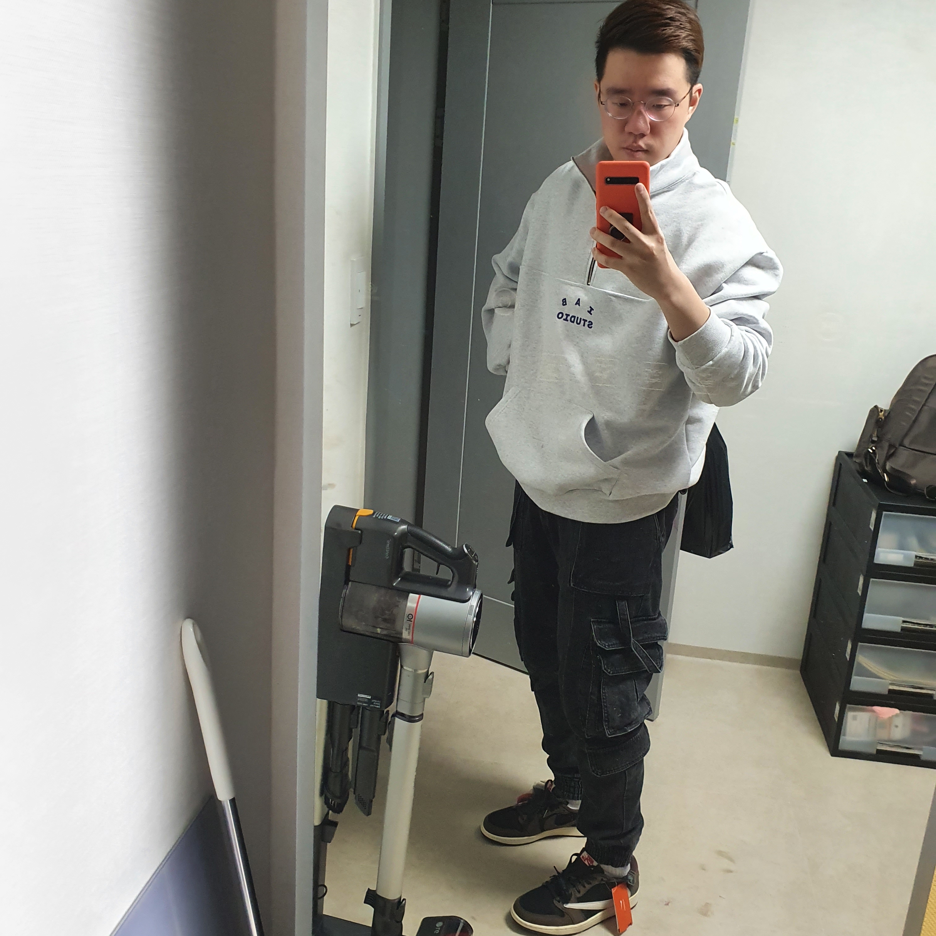 Jordan 1 x Travis Scott Retro Low OG SP Mocha 착용 스타일