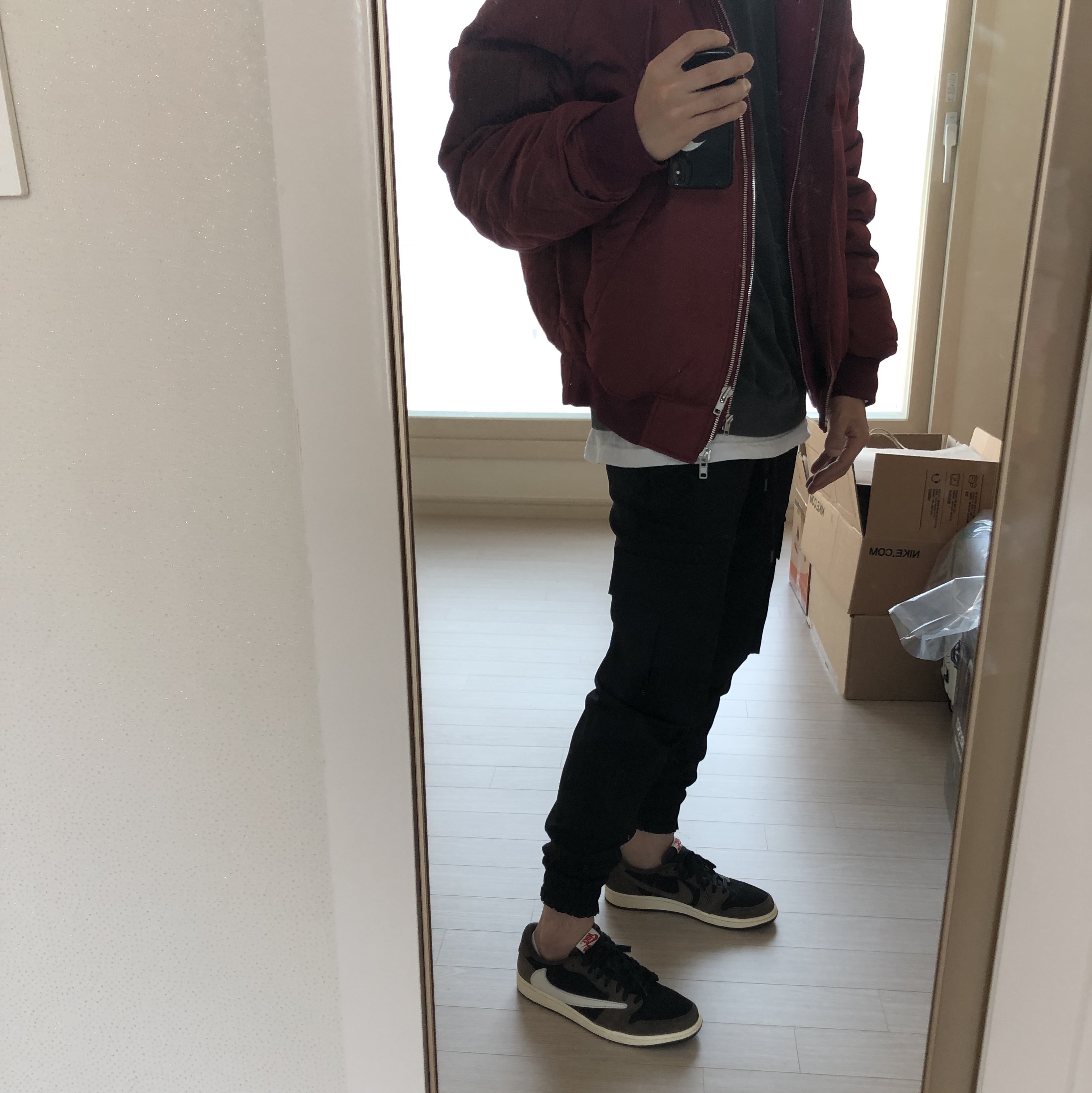 Jordan 1 x Travis Scott Retro Low OG SP Mocha 착용 스타일