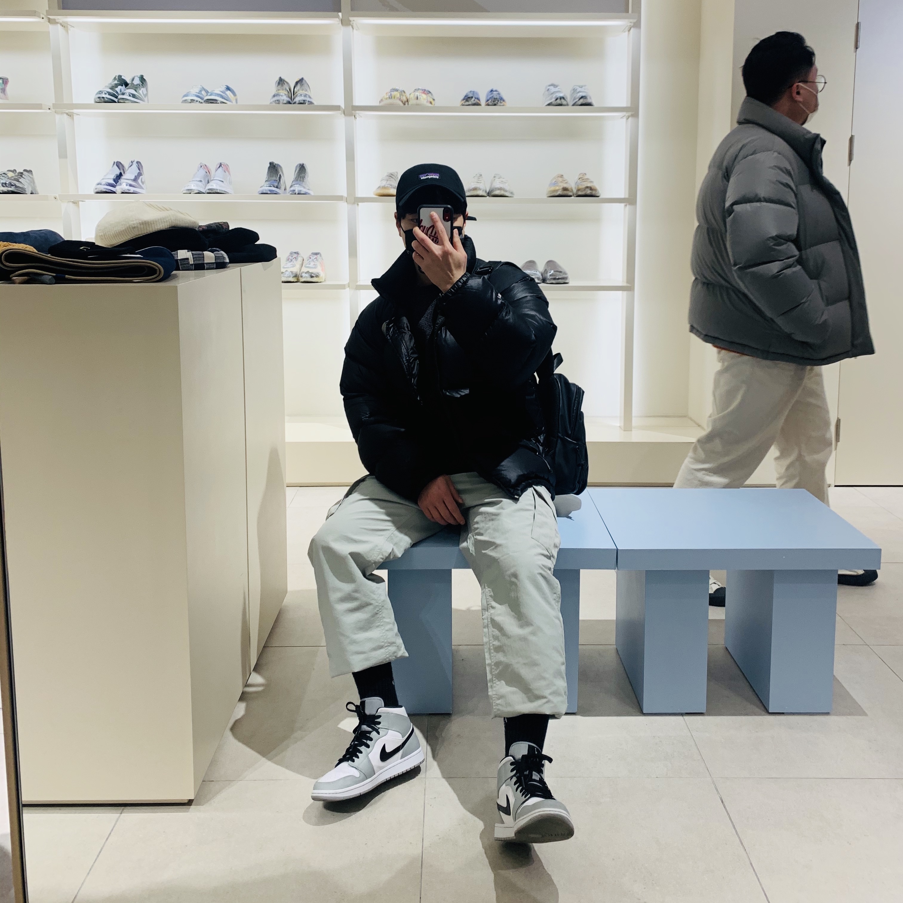 Jordan 1 Mid Light Smoke Grey 착용 스타일