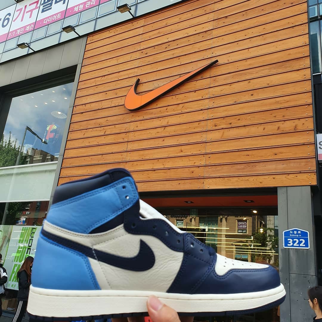 Jordan 1 Retro High Obsidian UNC 착용 스타일 - 1