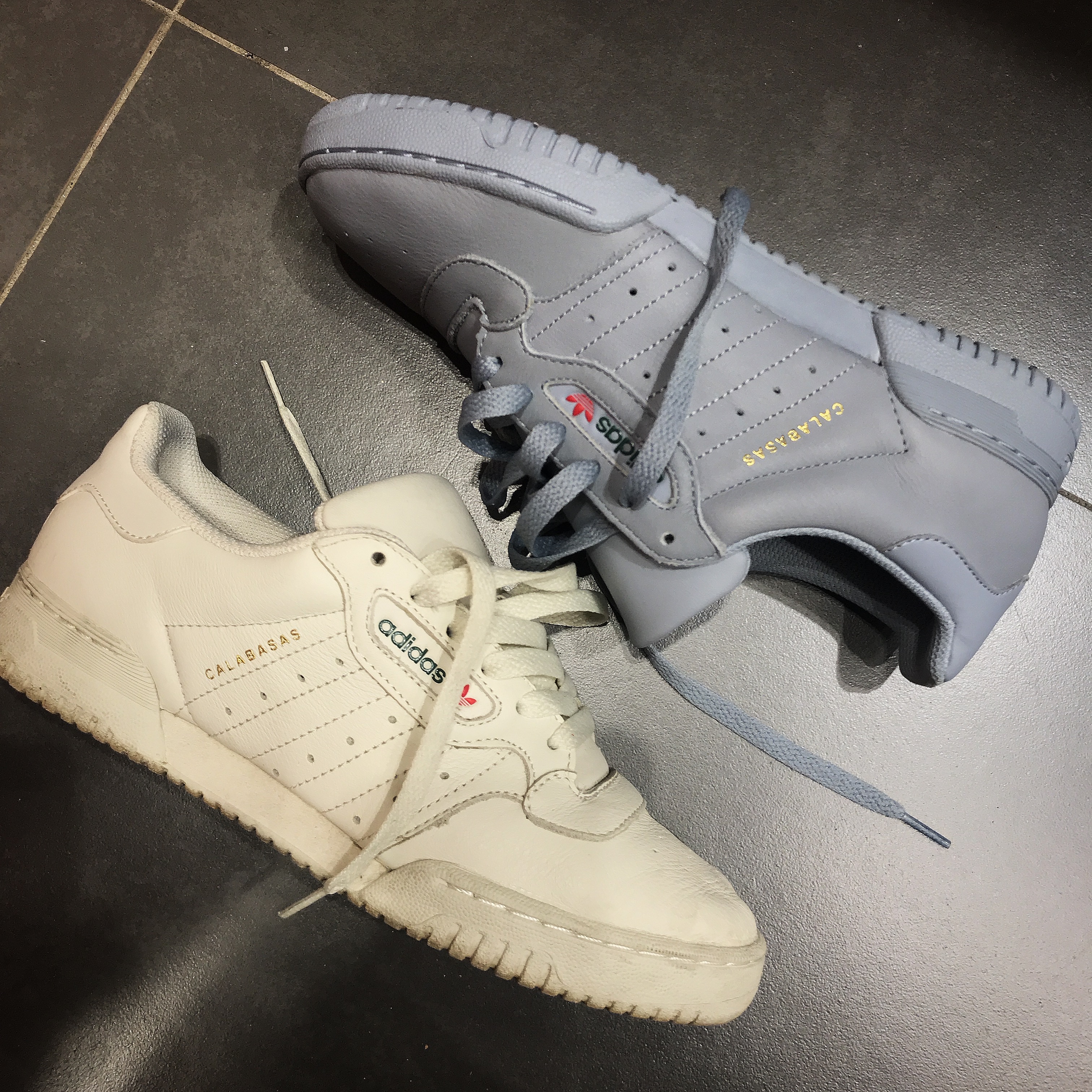 Adidas Yeezy Powerphase Calabasas Core White, Adidas Yeezy Powerphase Calabasas Grey 착용 스타일