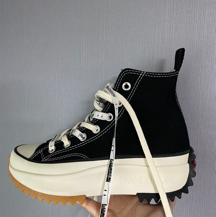Converse x JW Anderson Run Star Hike Hi Black 착용 스타일 - 2
