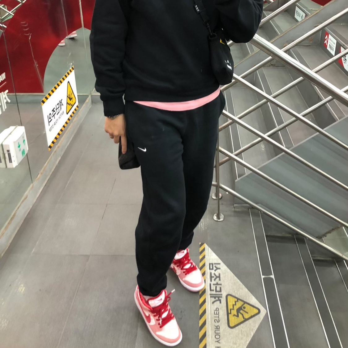 Nike x StrangeLove SB Dunk Low Pink (Regular Box) 착용 스타일