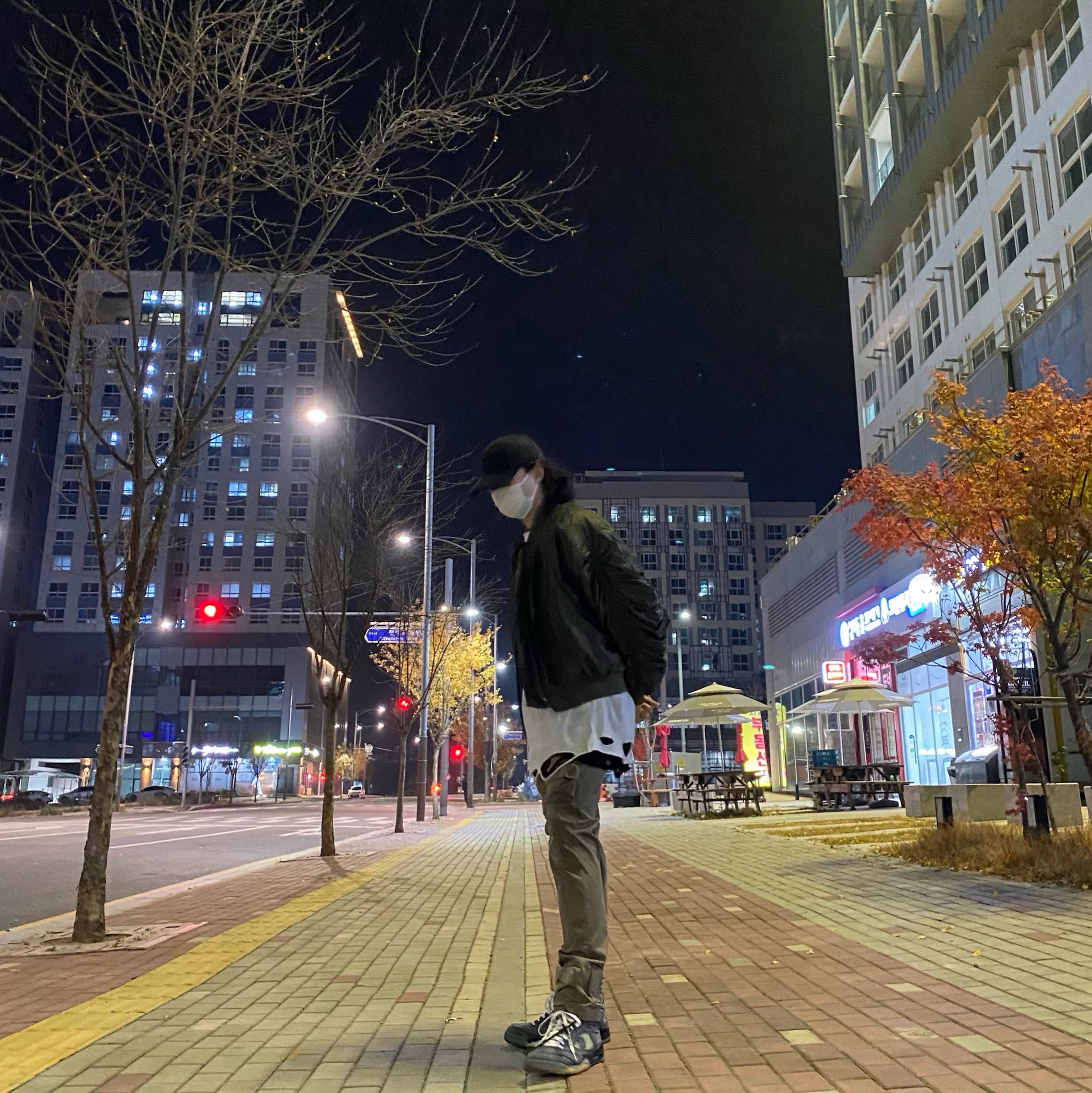 Jordan 5 x Off-White Retro SP Black Muslin 착용 스타일 - 1