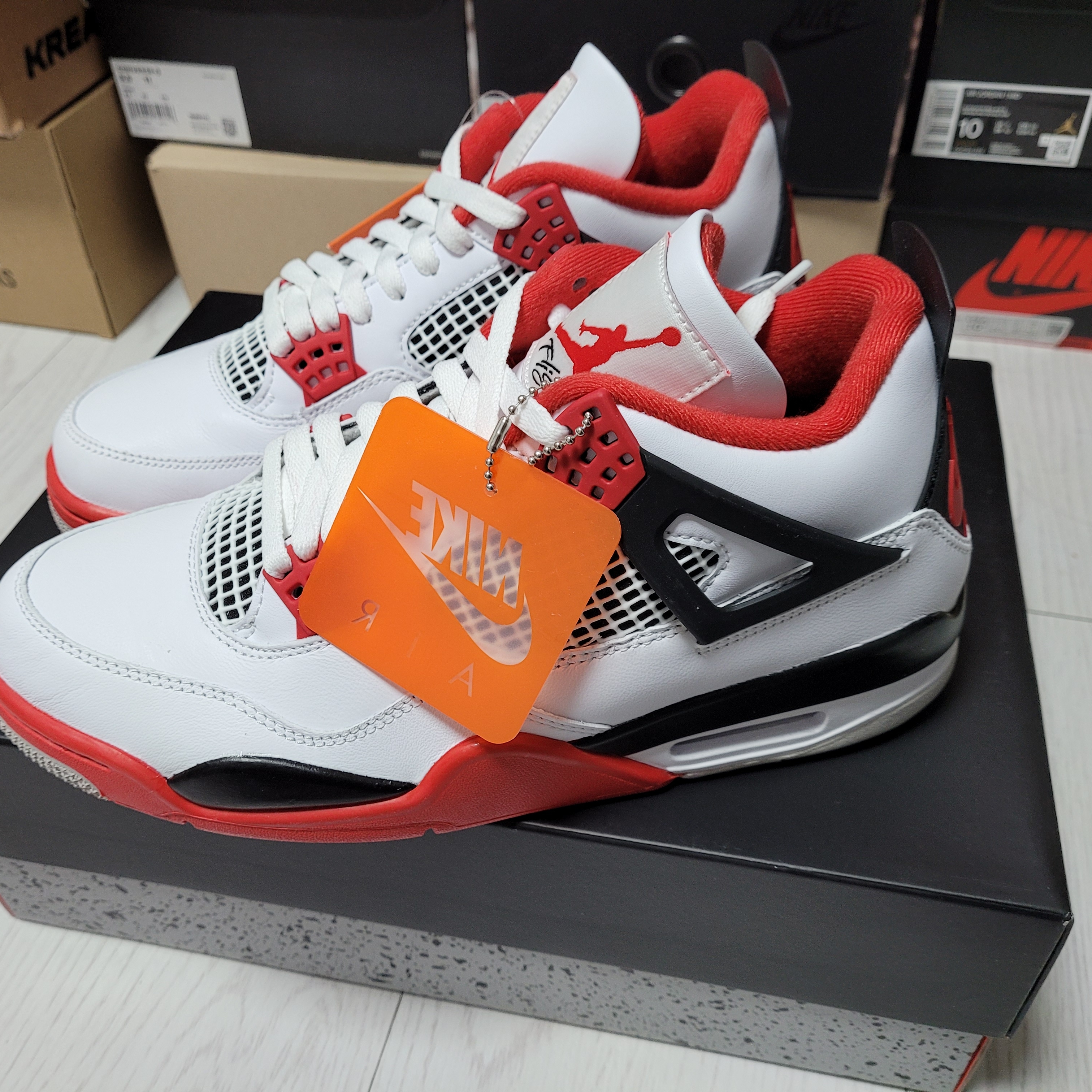 Jordan 4 Retro OG Fire Red 2020 착용 스타일