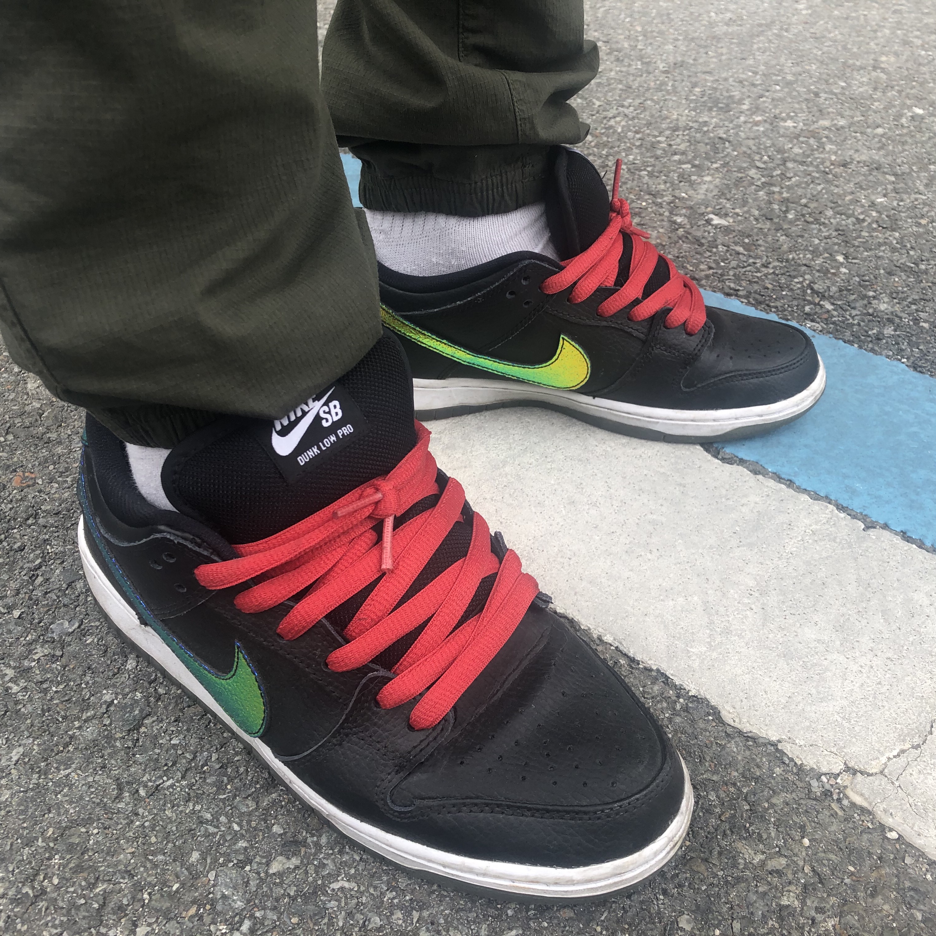 Nike Dunk SB Low Sparkle Oil Spill 착용 스타일