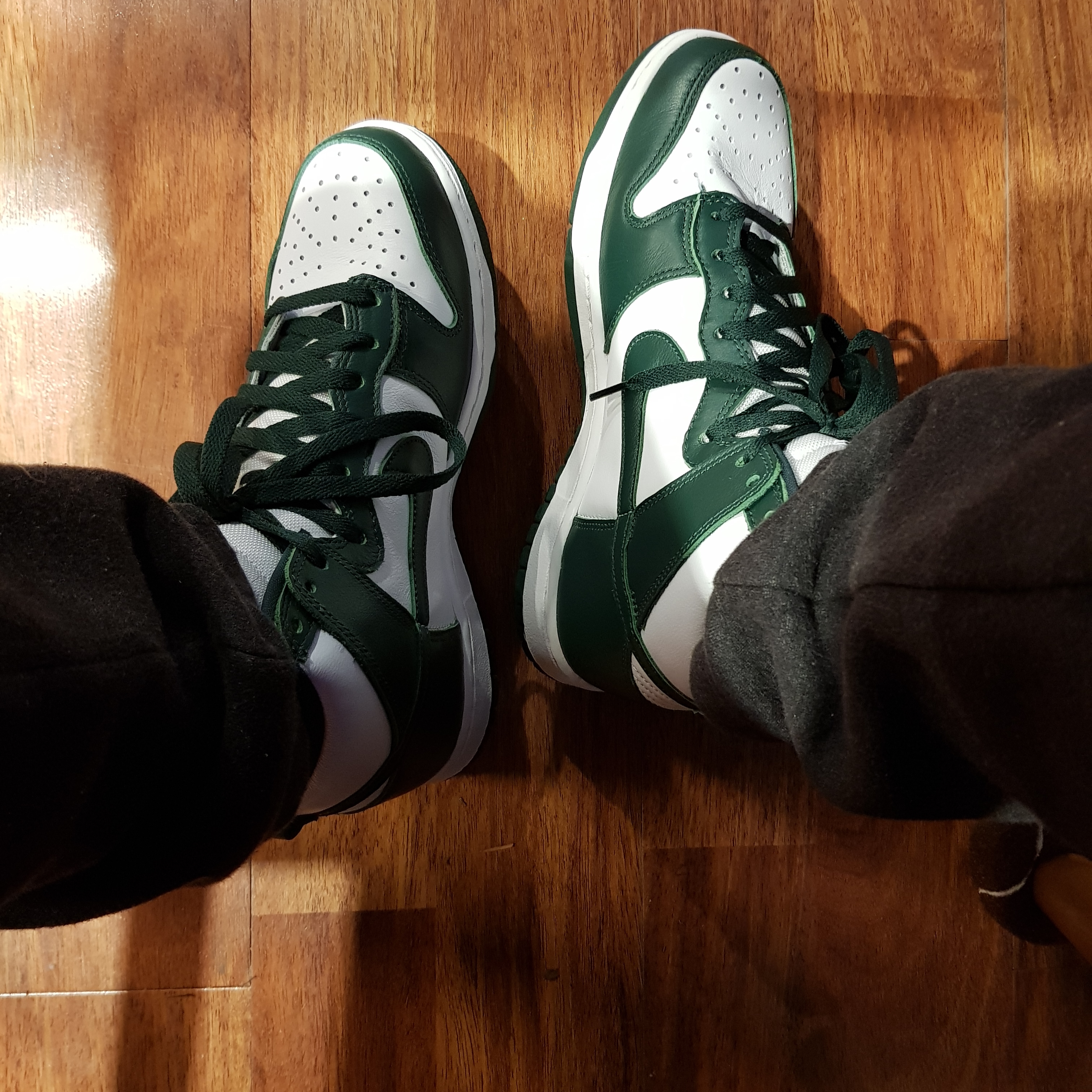 Nike Dunk High SP Spartan Green 착용 스타일