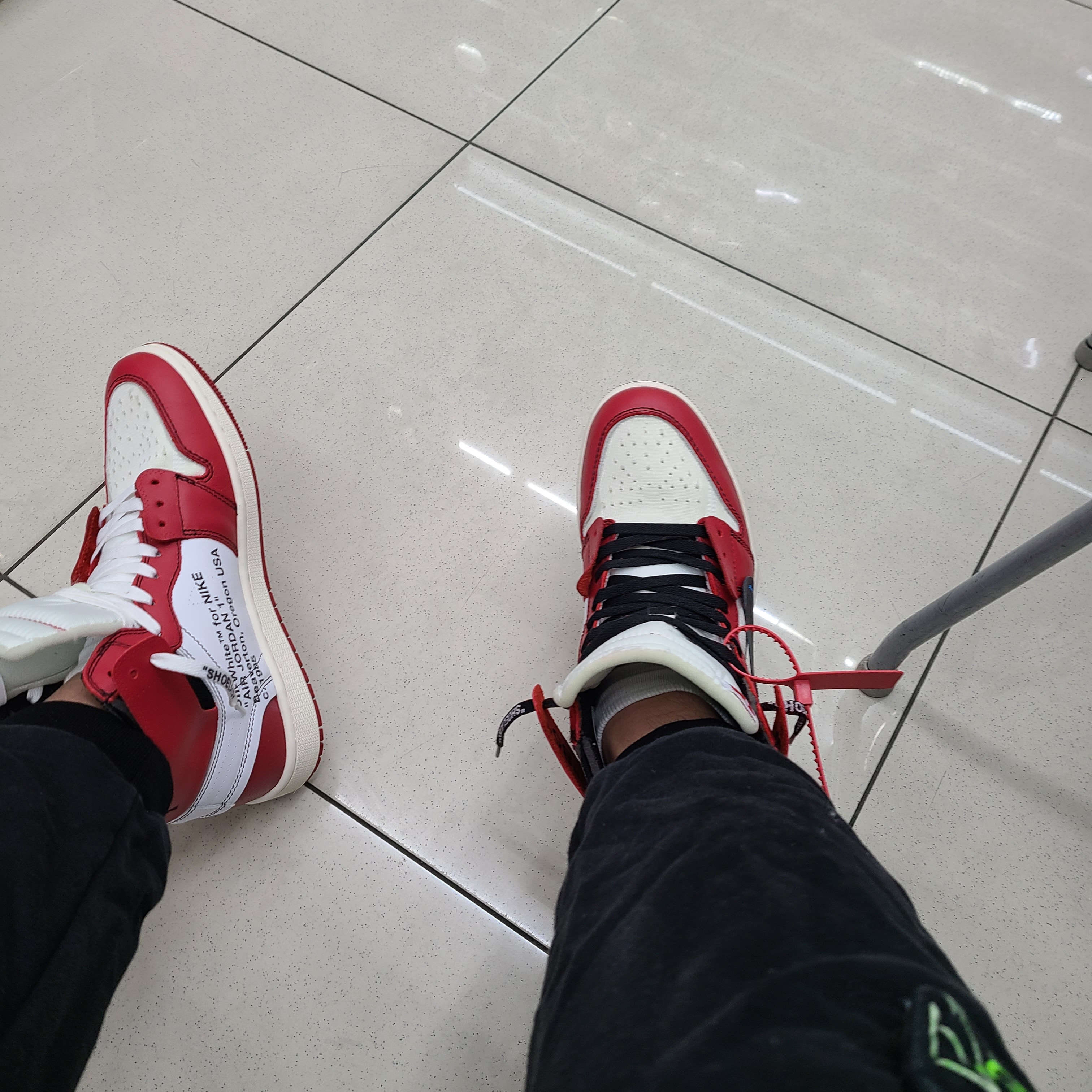 Jordan 1 x Off-White Retro High Chicago The Ten, Nike x Tom Sachs Mars Yard Shoe 2.0 Space Camp 착용 스타일 - 2