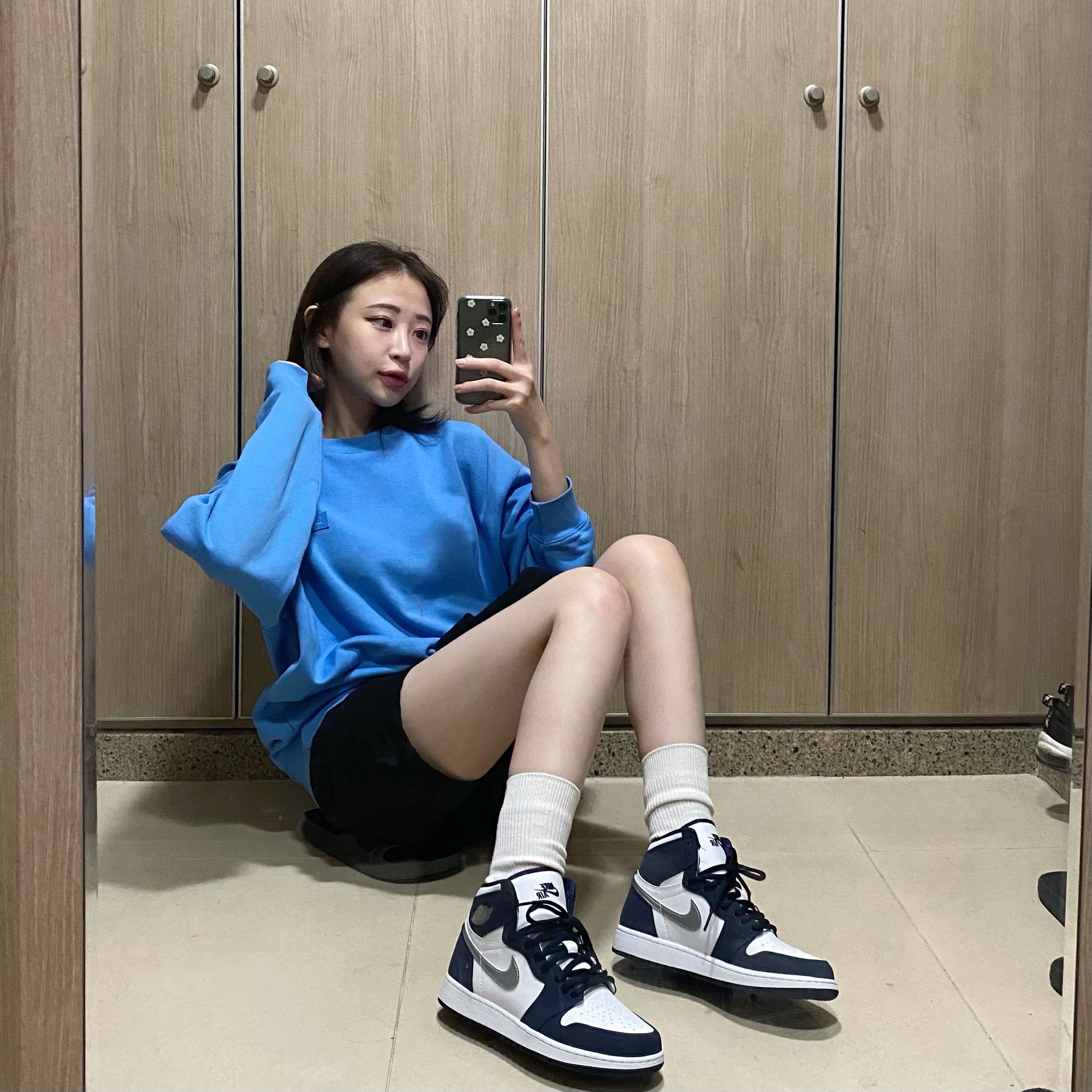 Jordan 1 Retro High OG CO.JP Midnight Navy, (GS) Jordan 1 Retro High OG CO.JP Midnight Navy 착용 스타일 - 1
