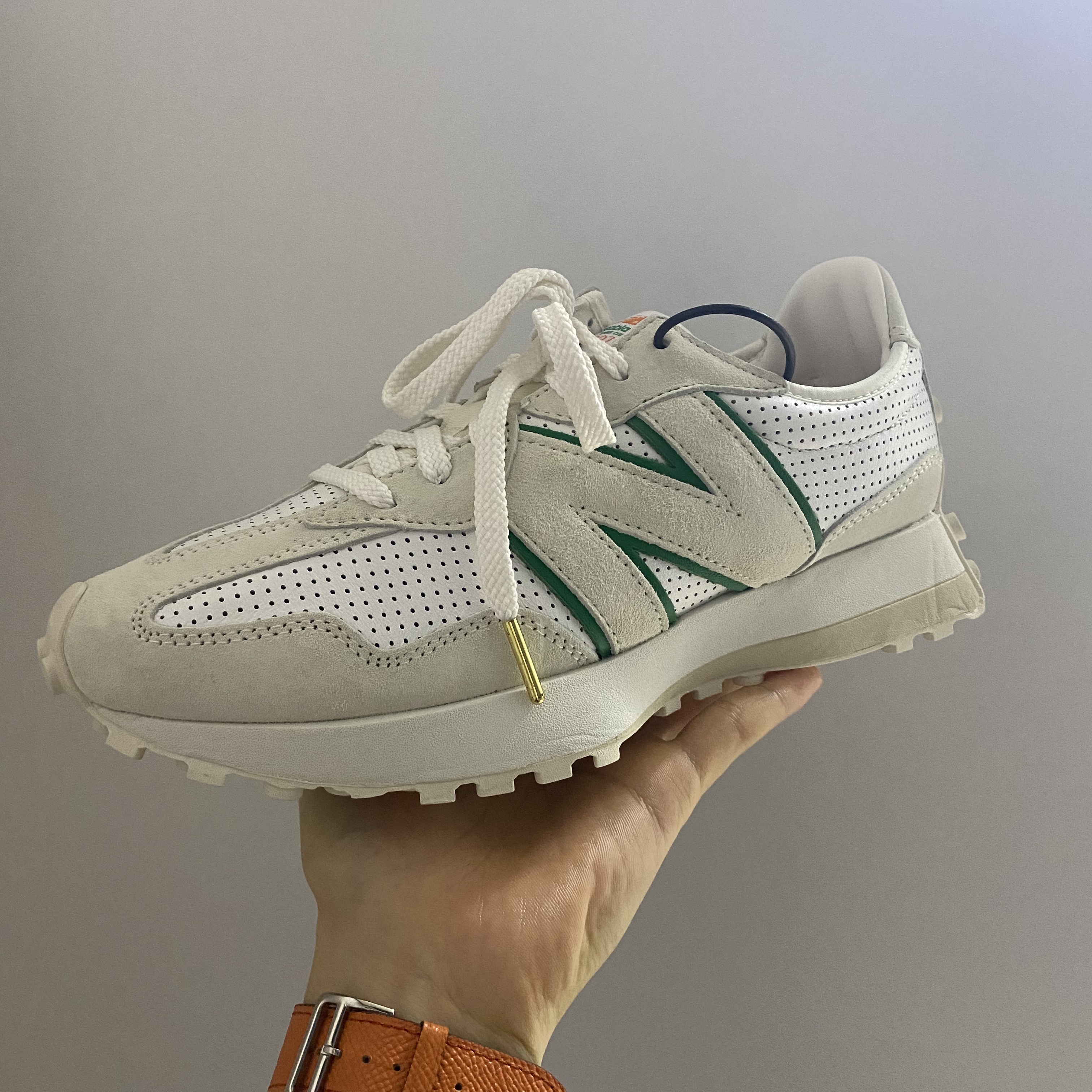 New Balance x Casablanca 327 Idealist Off White Green 착용 스타일