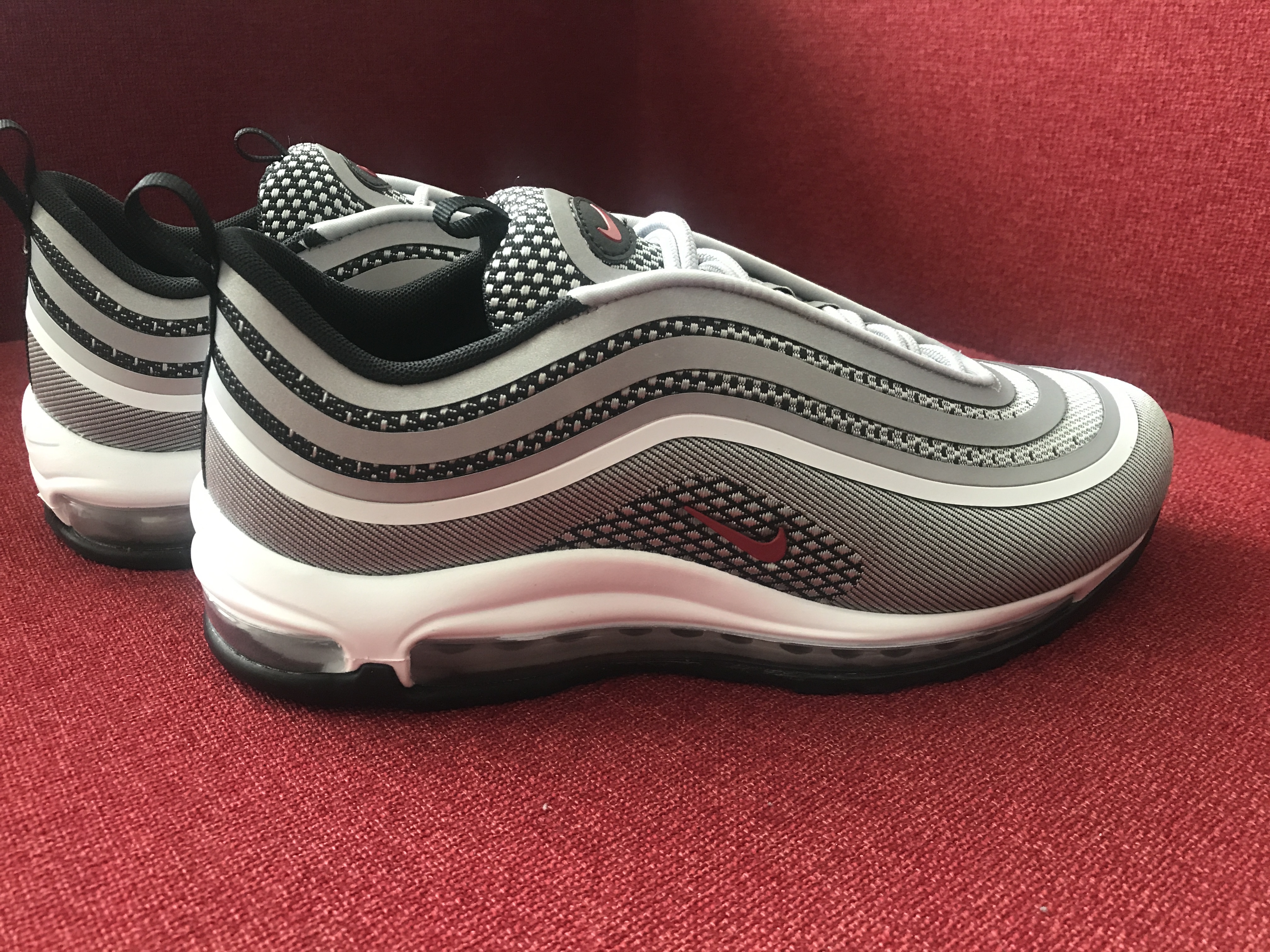 Nike Air Max 97 Ultra 17 Silver Bullet 착용 스타일 - 2