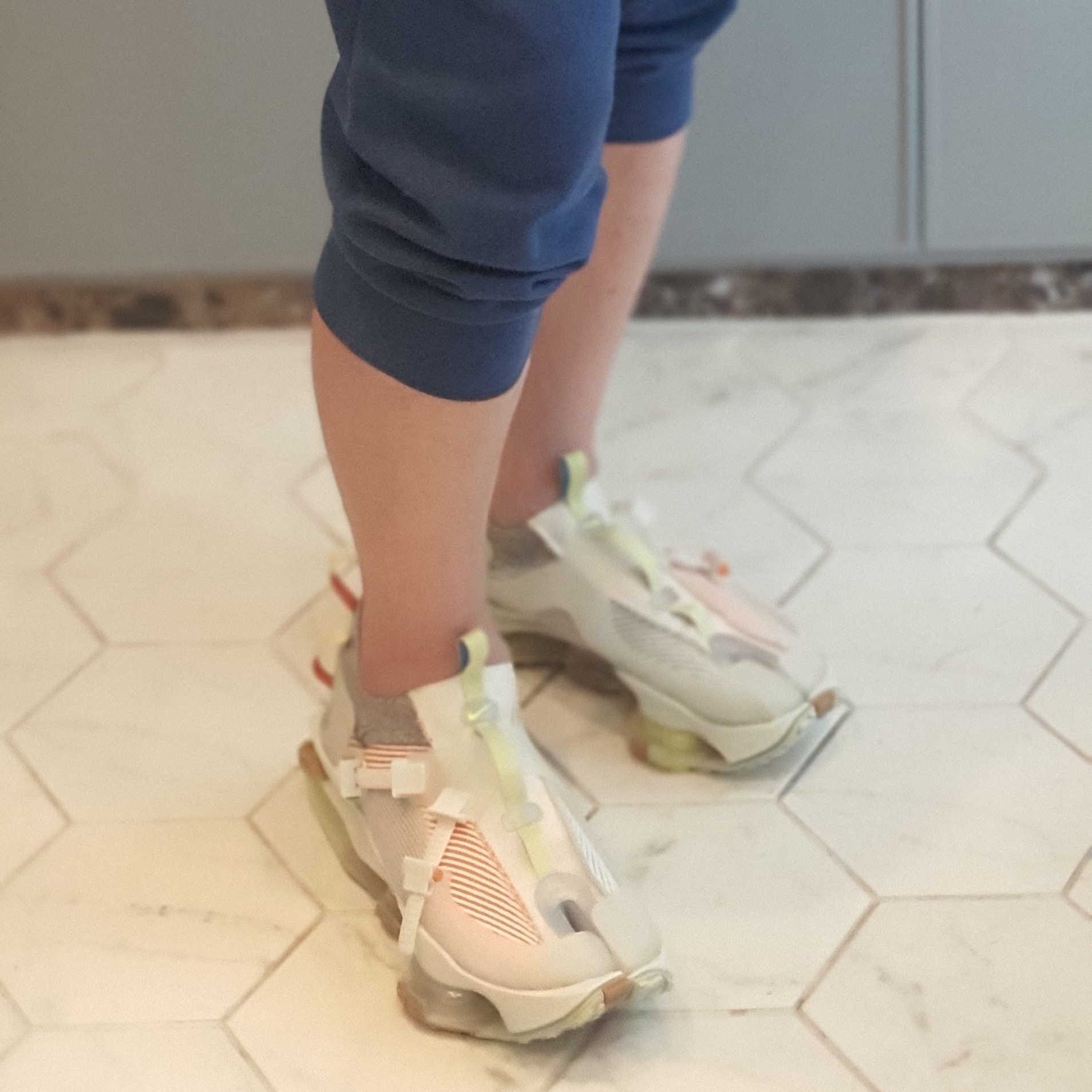 Nike ISPA Road Warrior Volt 착용 스타일 - 1