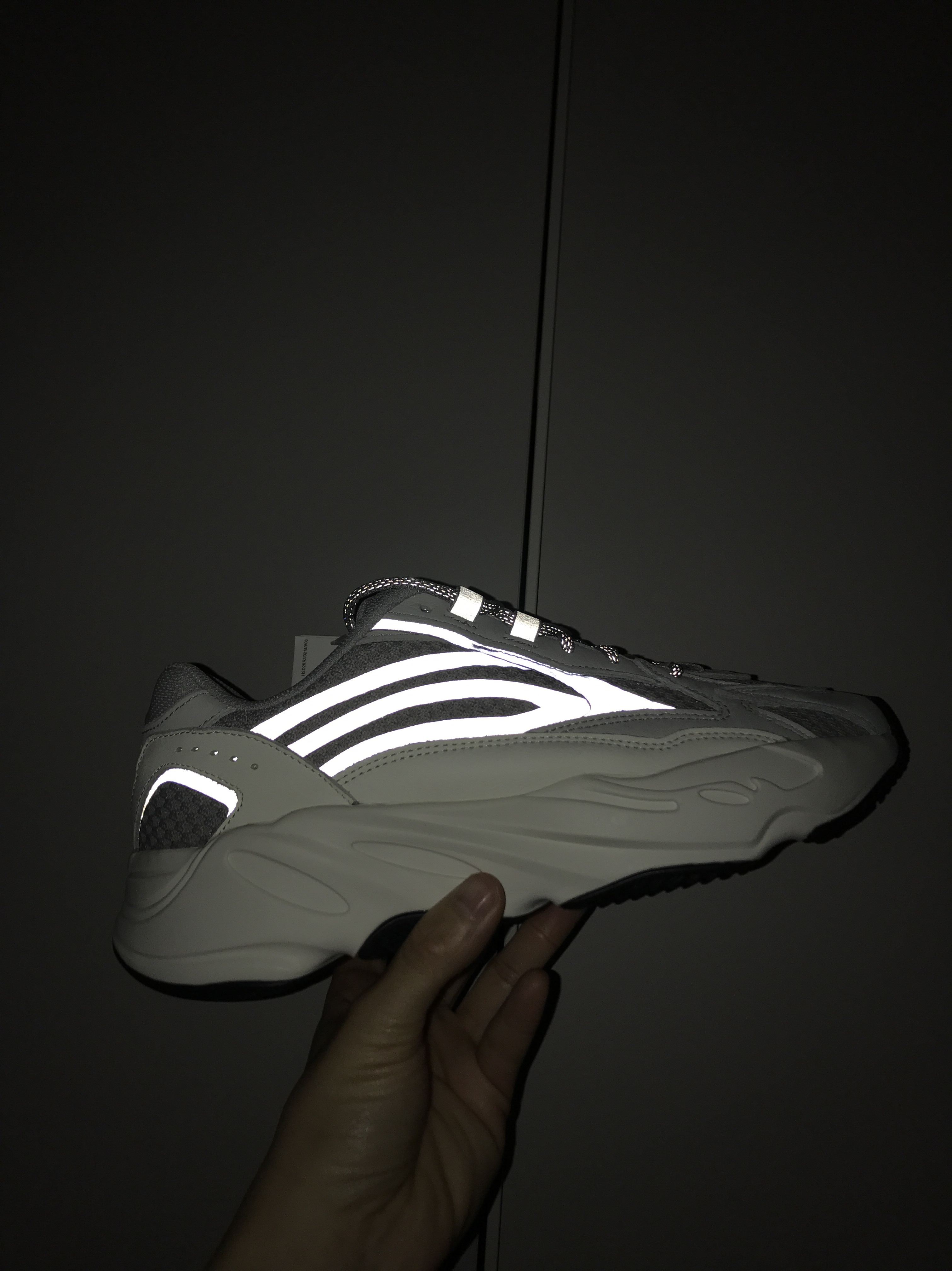 Adidas Yeezy Boost 700 V2 Static 2018 착용 스타일 - 2