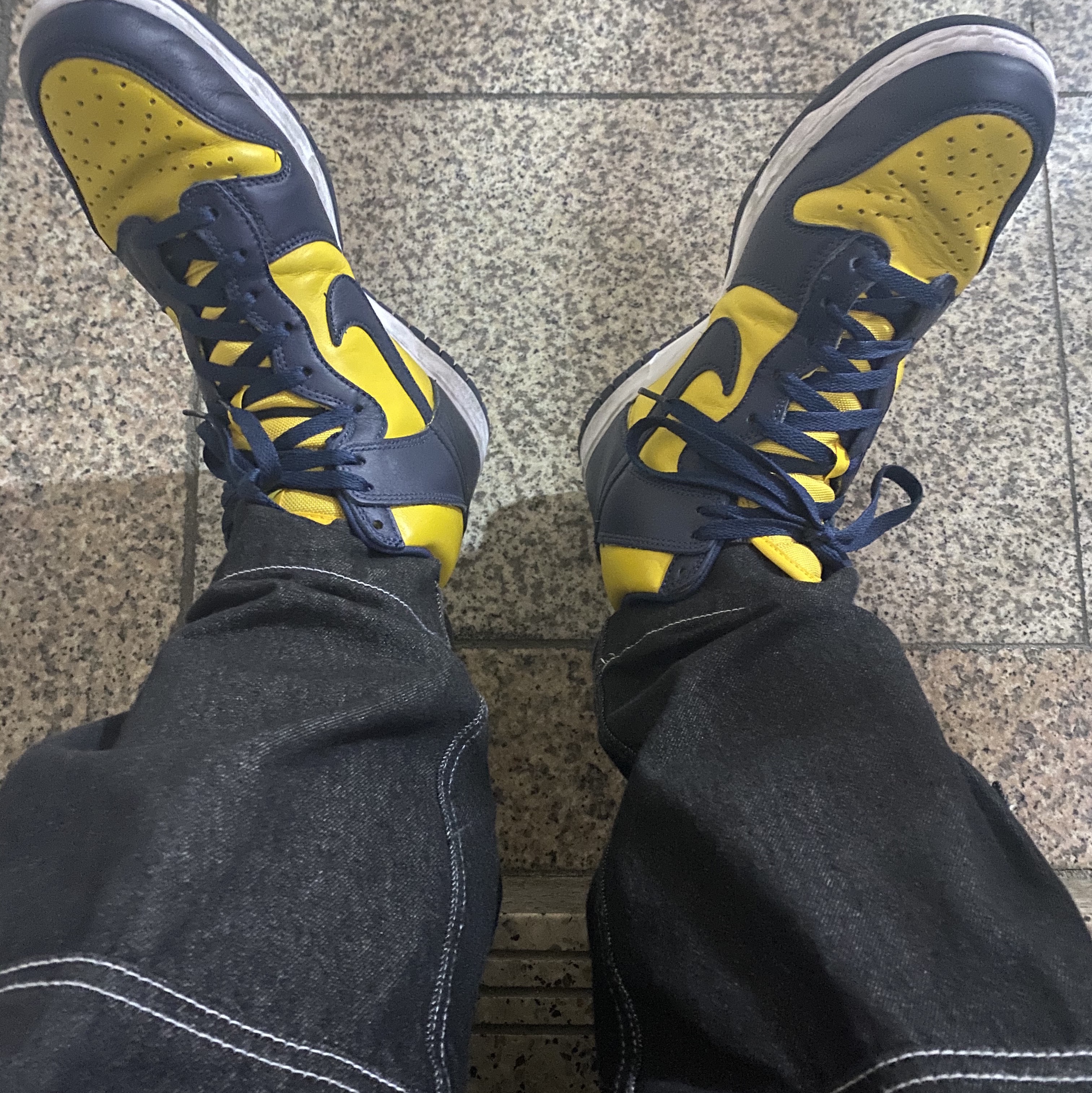 Nike Dunk High SP Maize & Blue 착용 스타일