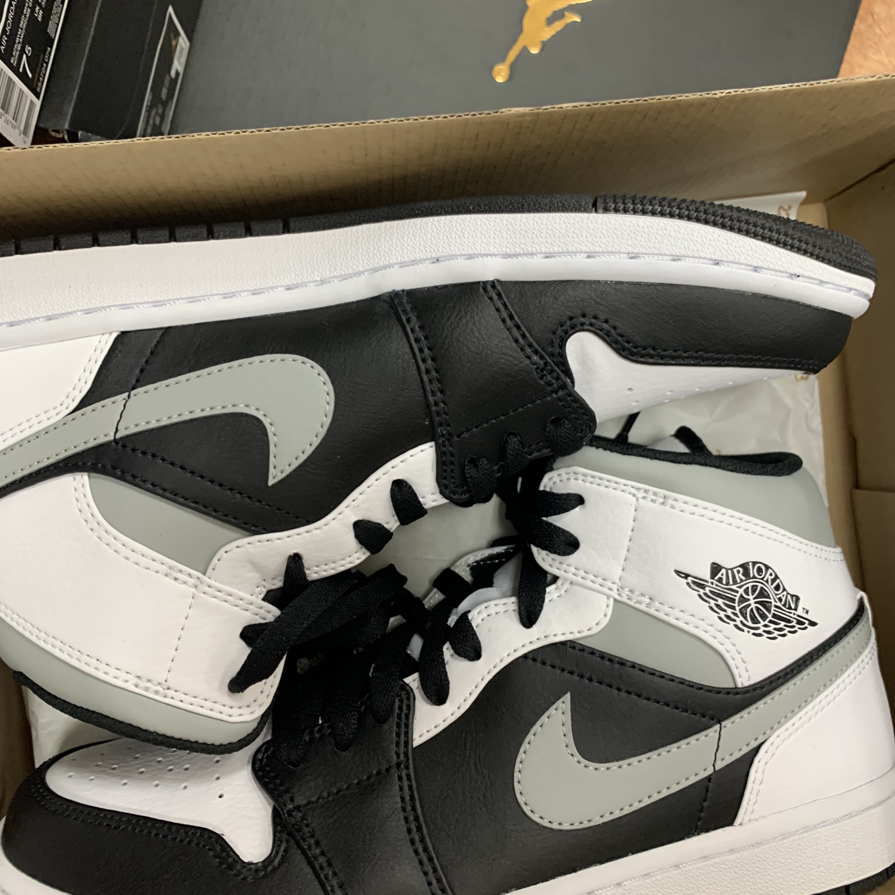 Jordan 1 Mid Bred Banned 2020, Jordan 1 Mid White Shadow 착용 스타일 - 2