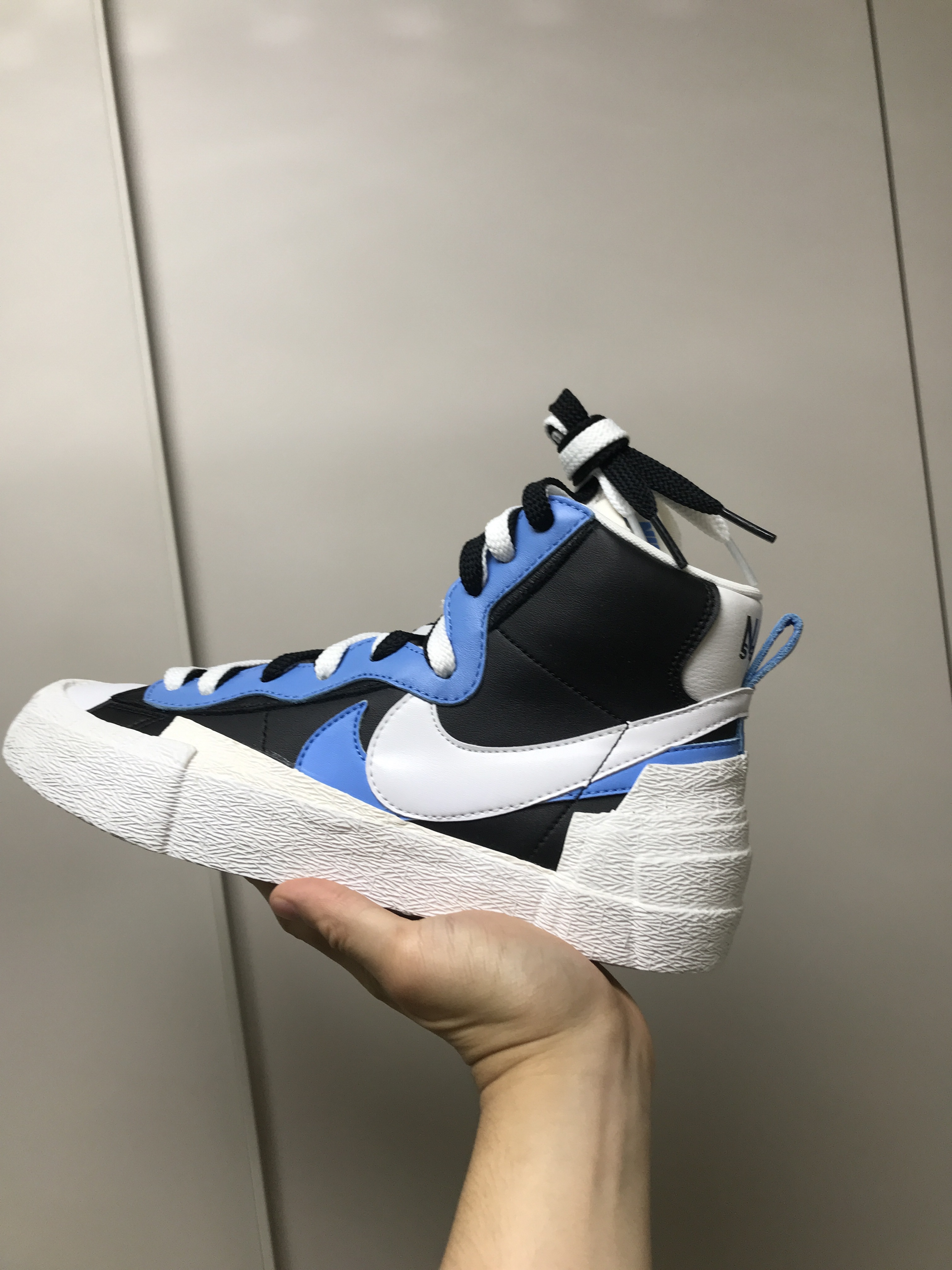 Nike x Sacai Blazer Mid White Black Legend Blue 착용 스타일