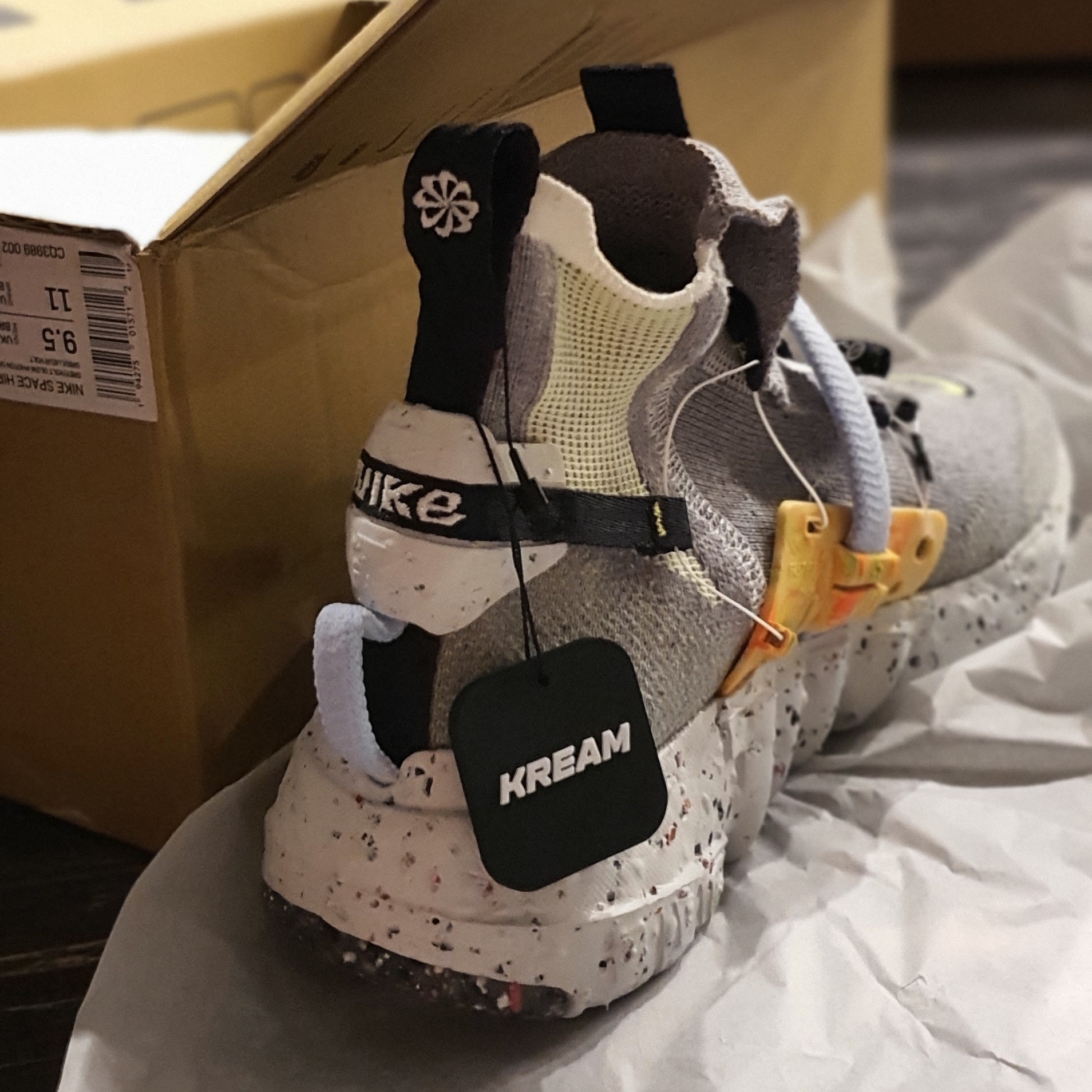 Nike Space Hippie 03 Volt 착용 스타일 - 1