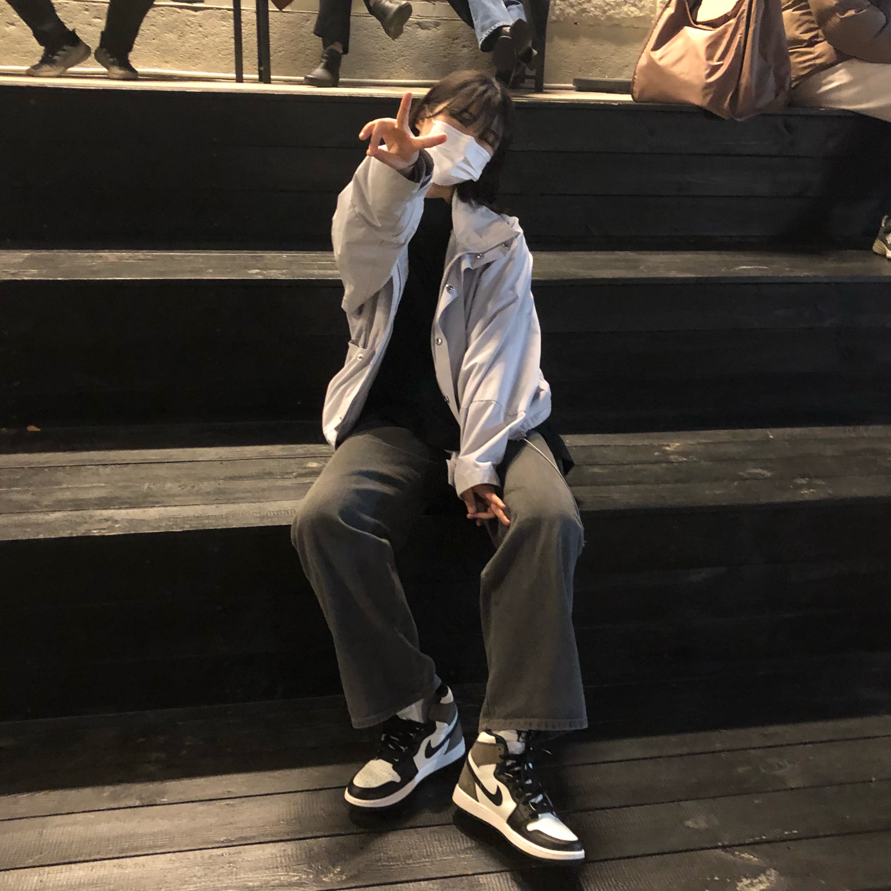 Jordan 1 Retro High OG Black Mocha 착용 스타일