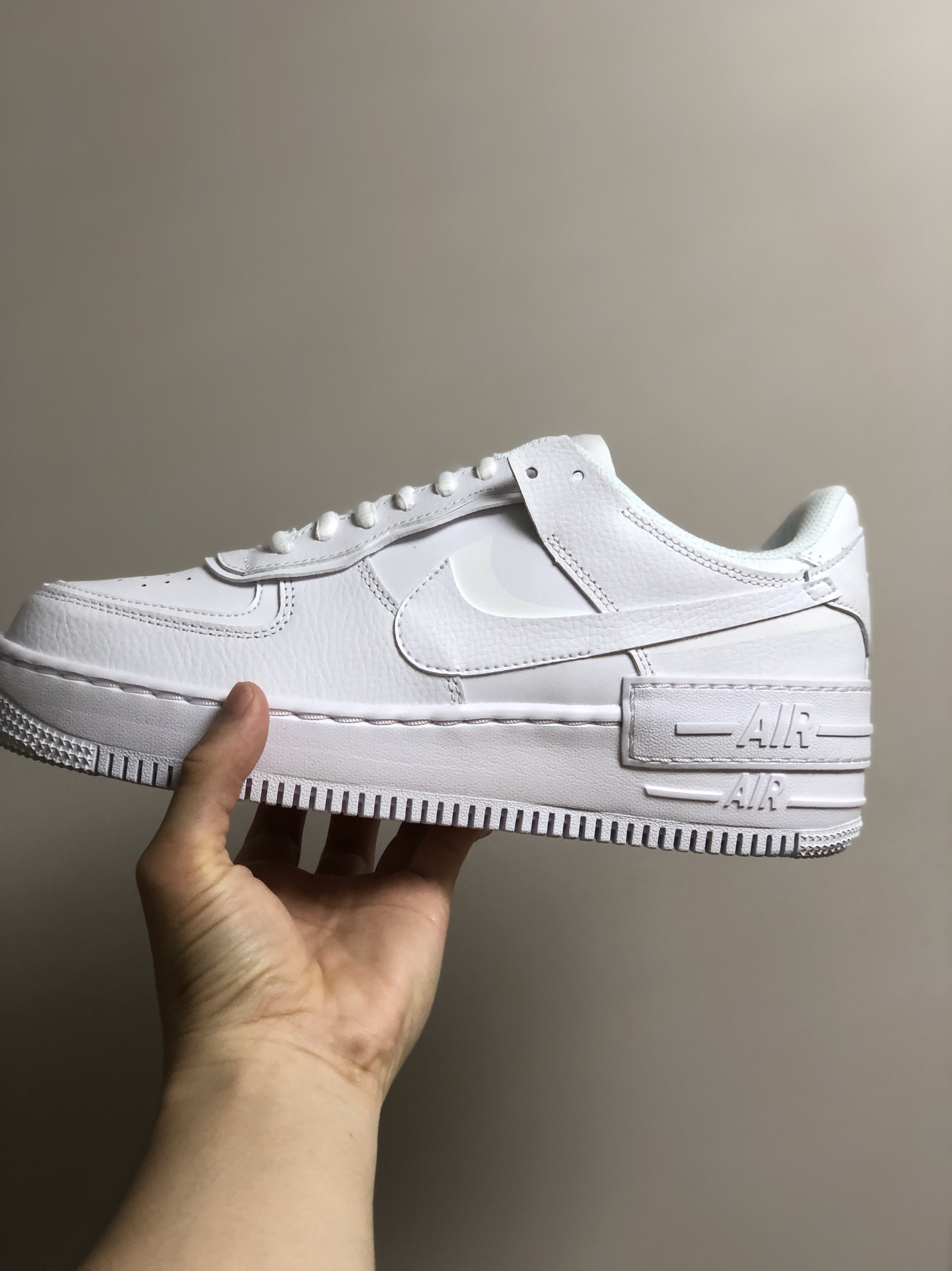 (W) Nike Air Force 1 Shadow Triple White 착용 스타일