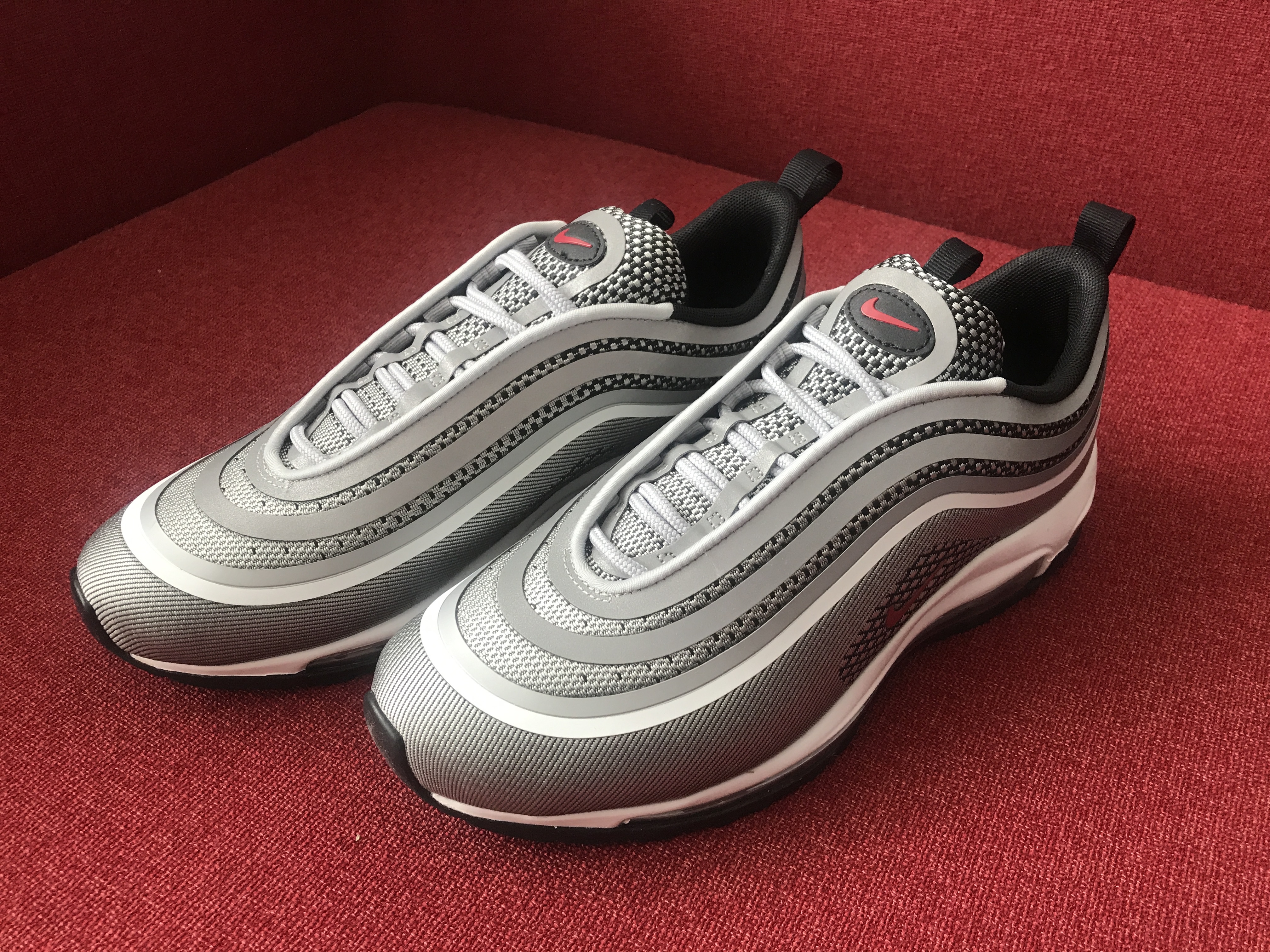 Nike Air Max 97 Ultra 17 Silver Bullet 착용 스타일 - 1