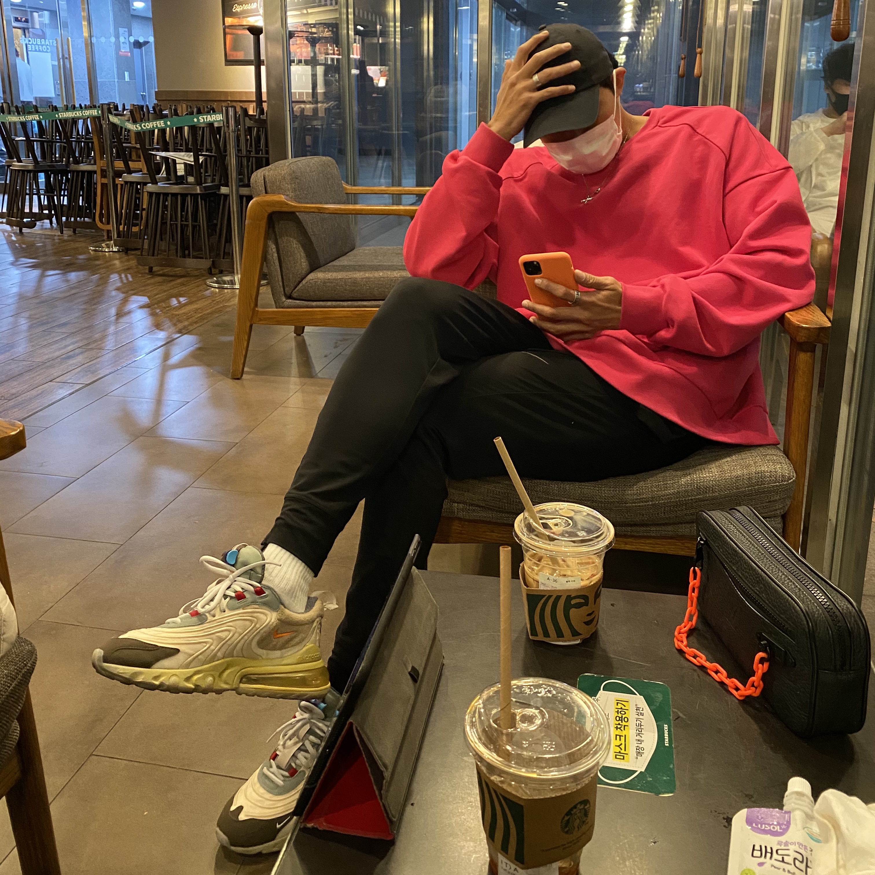 Nike x Travis Scott Air Max 270 React Cactus Trails 착용 스타일