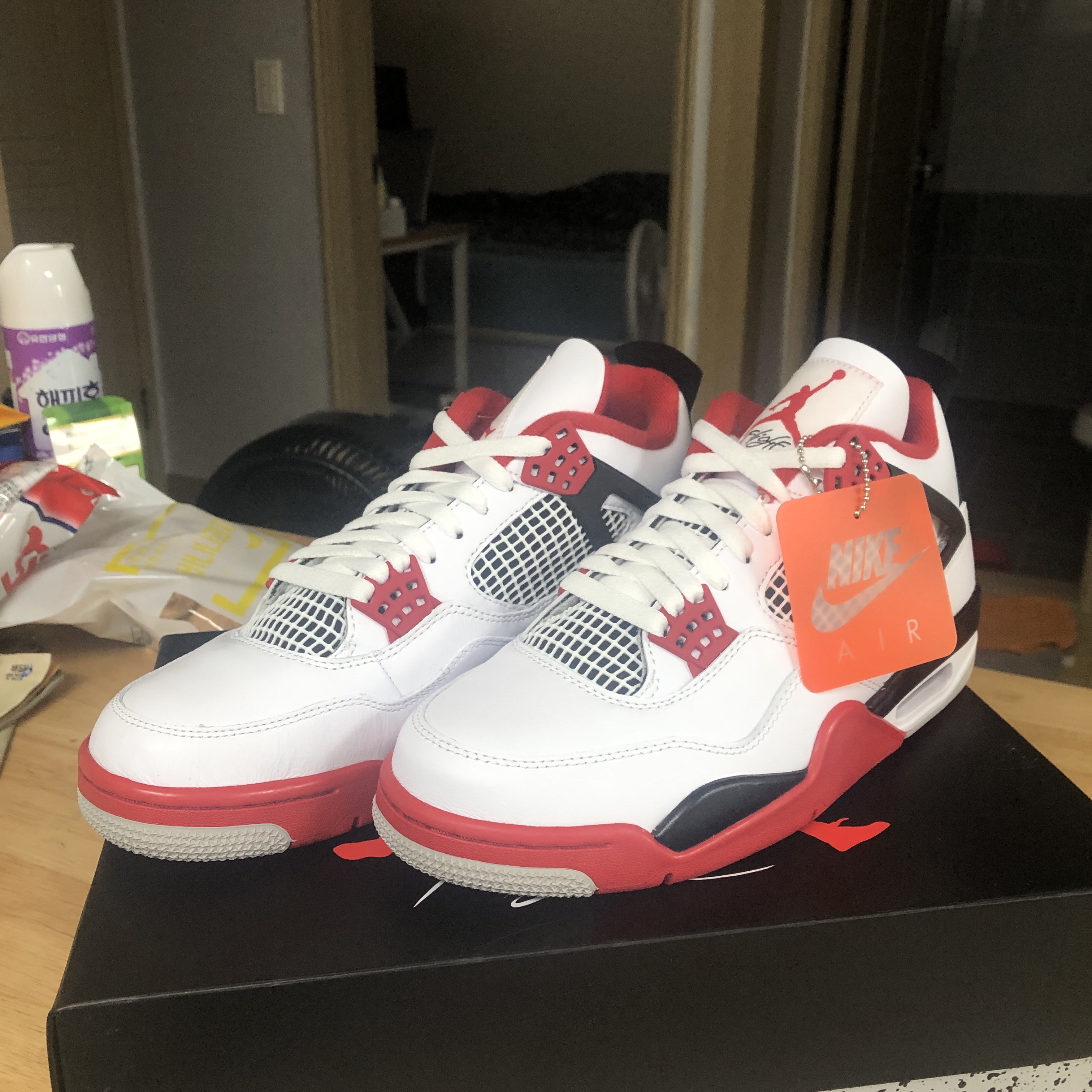 Jordan 4 Retro OG Fire Red 2020 착용 스타일