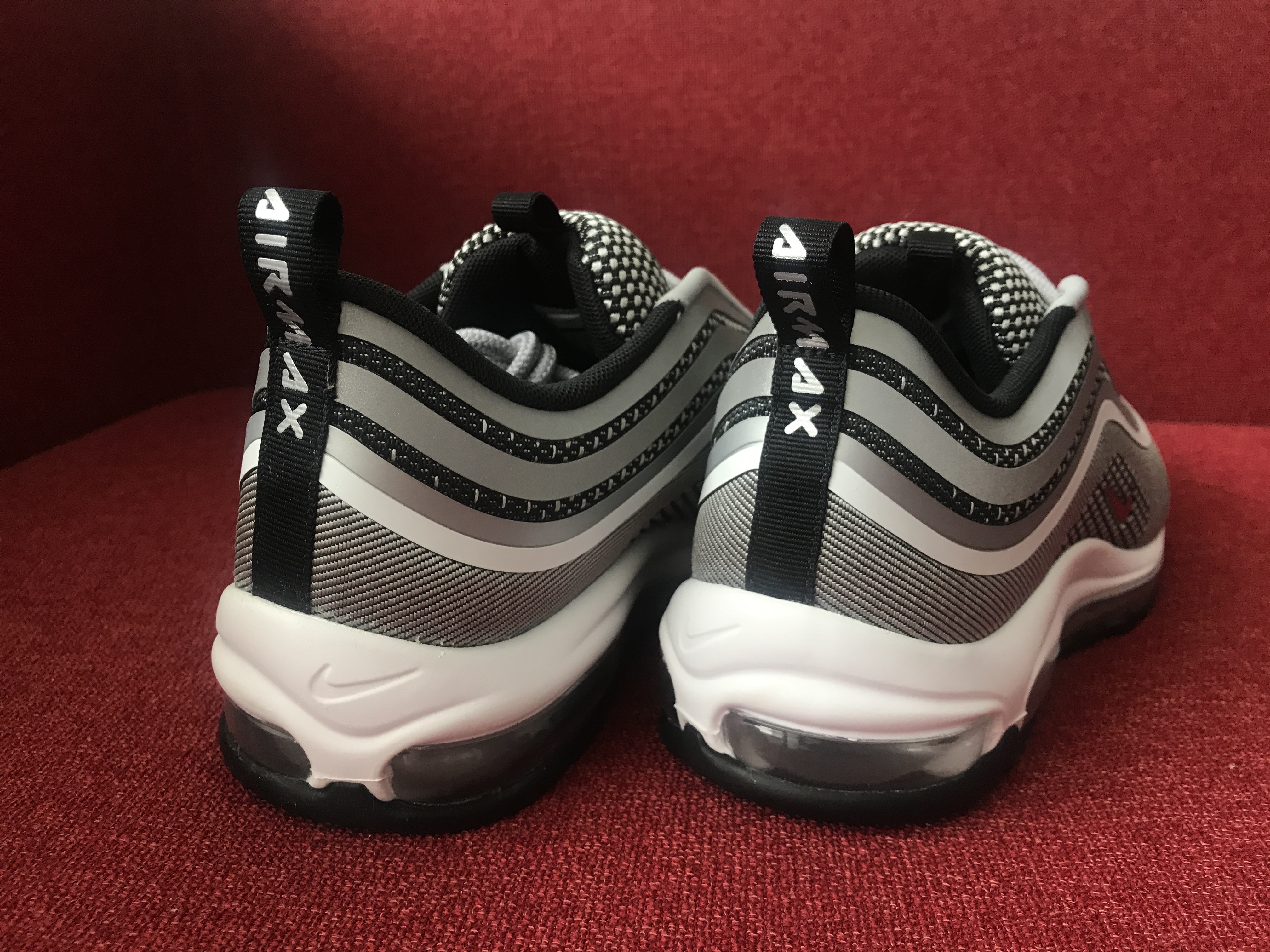 Nike Air Max 97 Ultra 17 Silver Bullet 착용 스타일 - 3