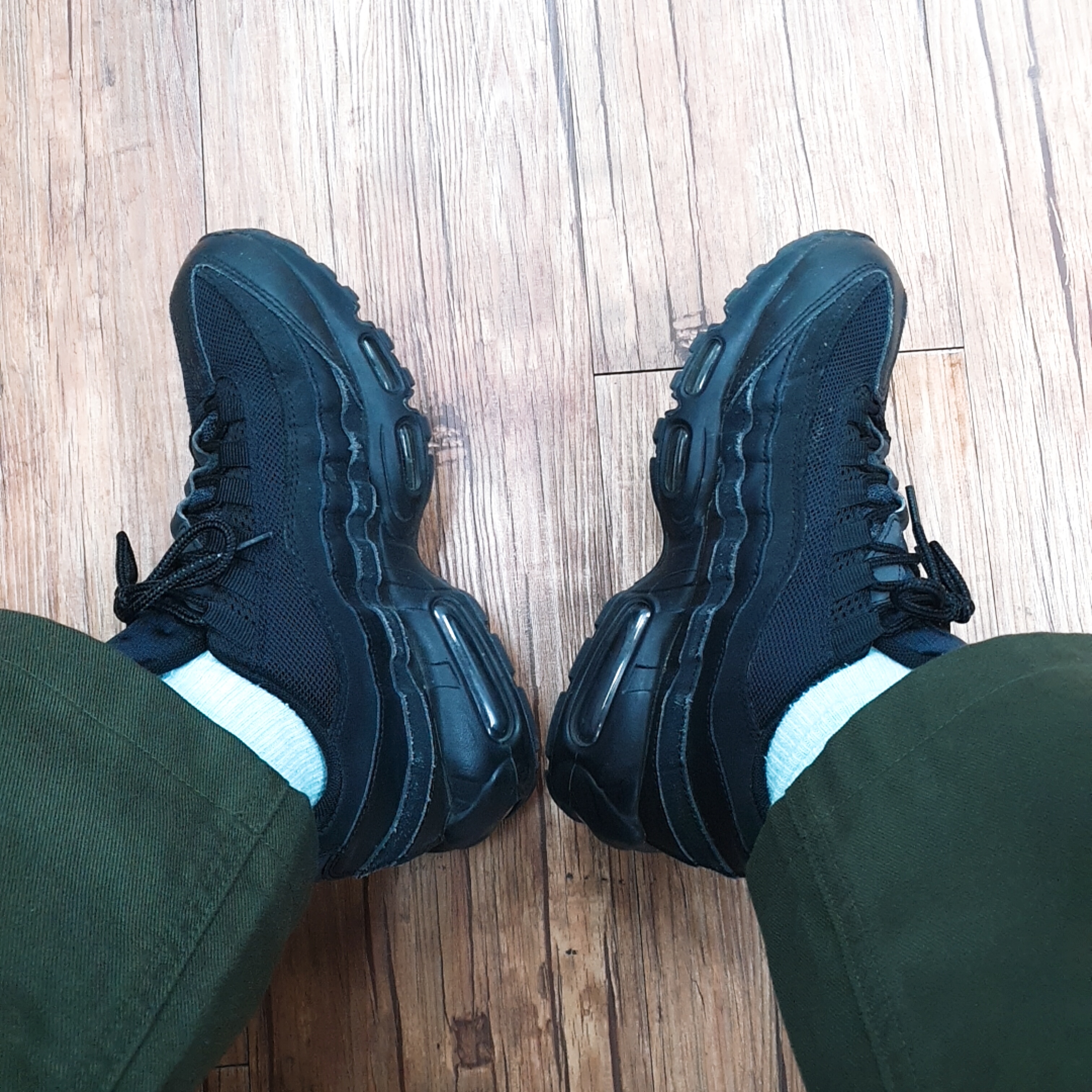 Nike Air Max 95 Triple Black 착용 스타일