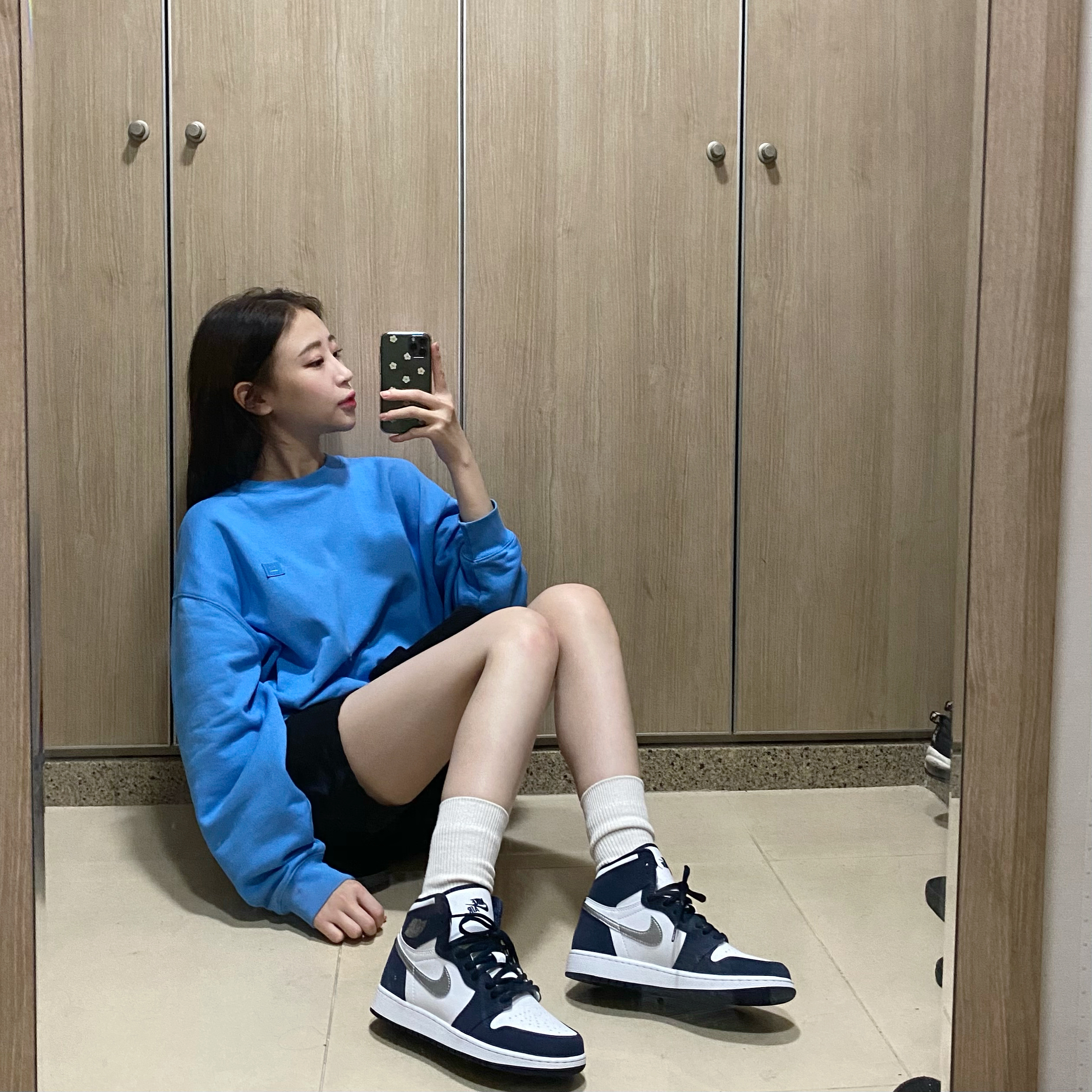 Jordan 1 Retro High OG CO.JP Midnight Navy, (GS) Jordan 1 Retro High OG CO.JP Midnight Navy 착용 스타일 - 2