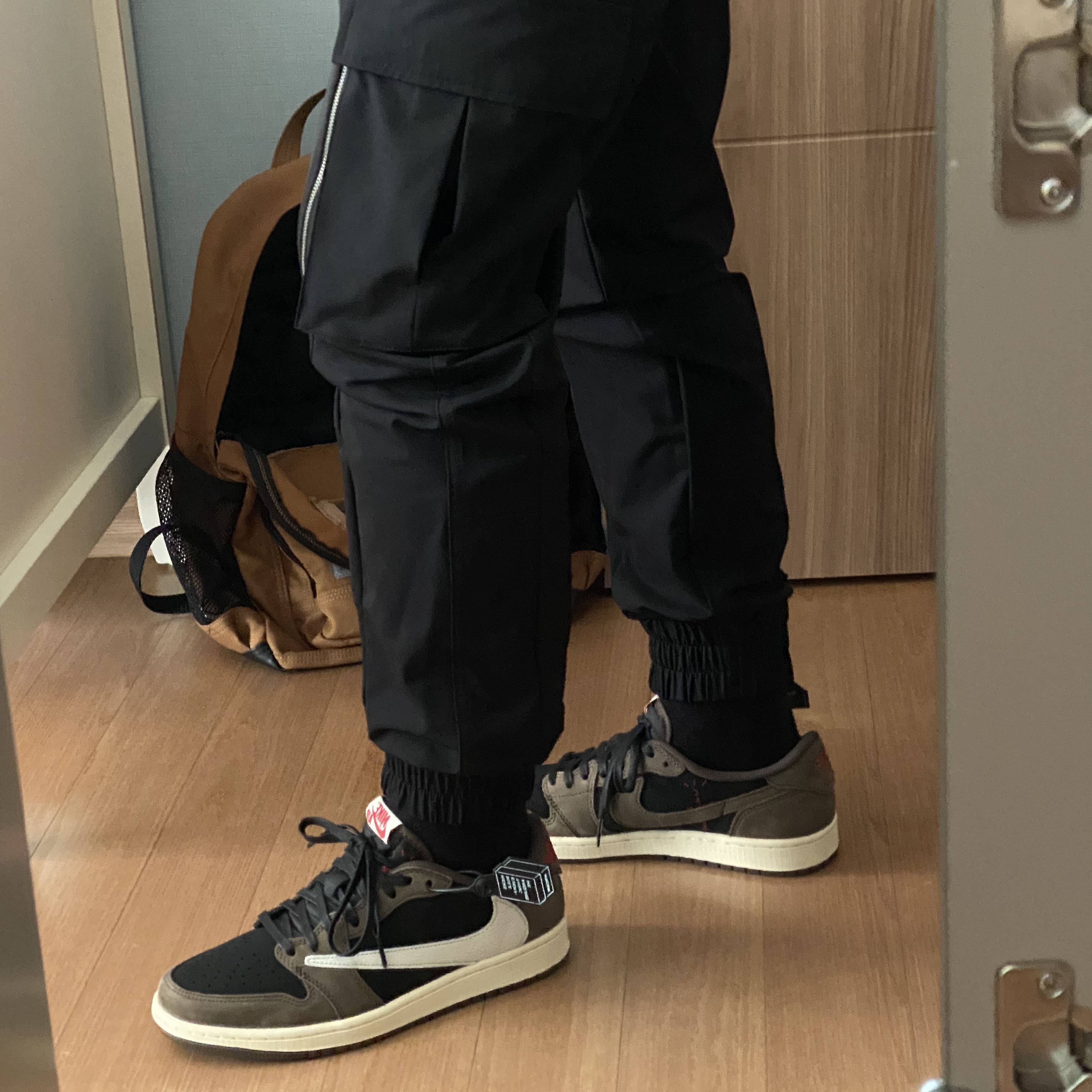 Jordan 1 x Travis Scott Retro Low OG SP Mocha 착용 스타일