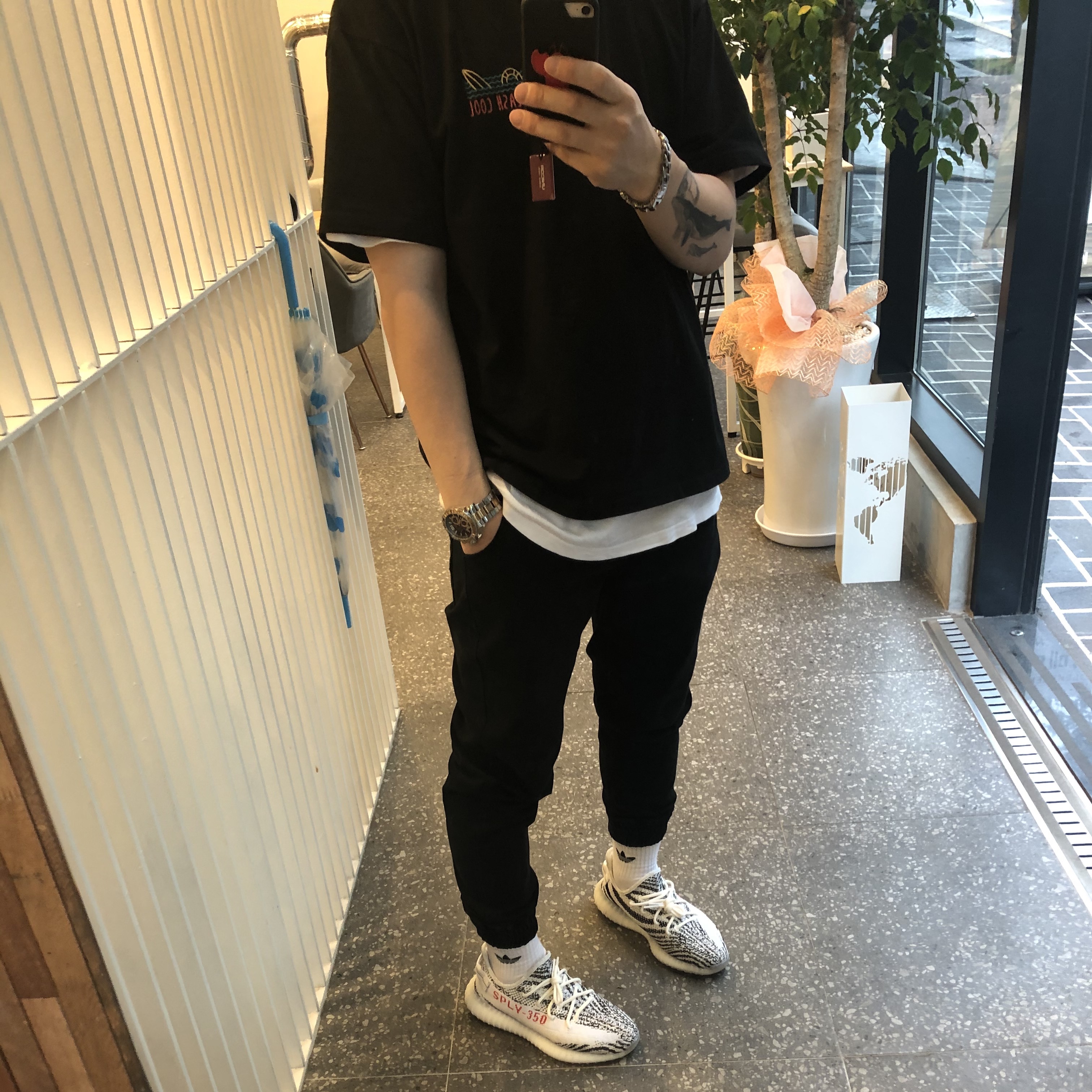 Adidas Yeezy Boost 350 V2 Zebra 2017/2019/2020 착용 스타일