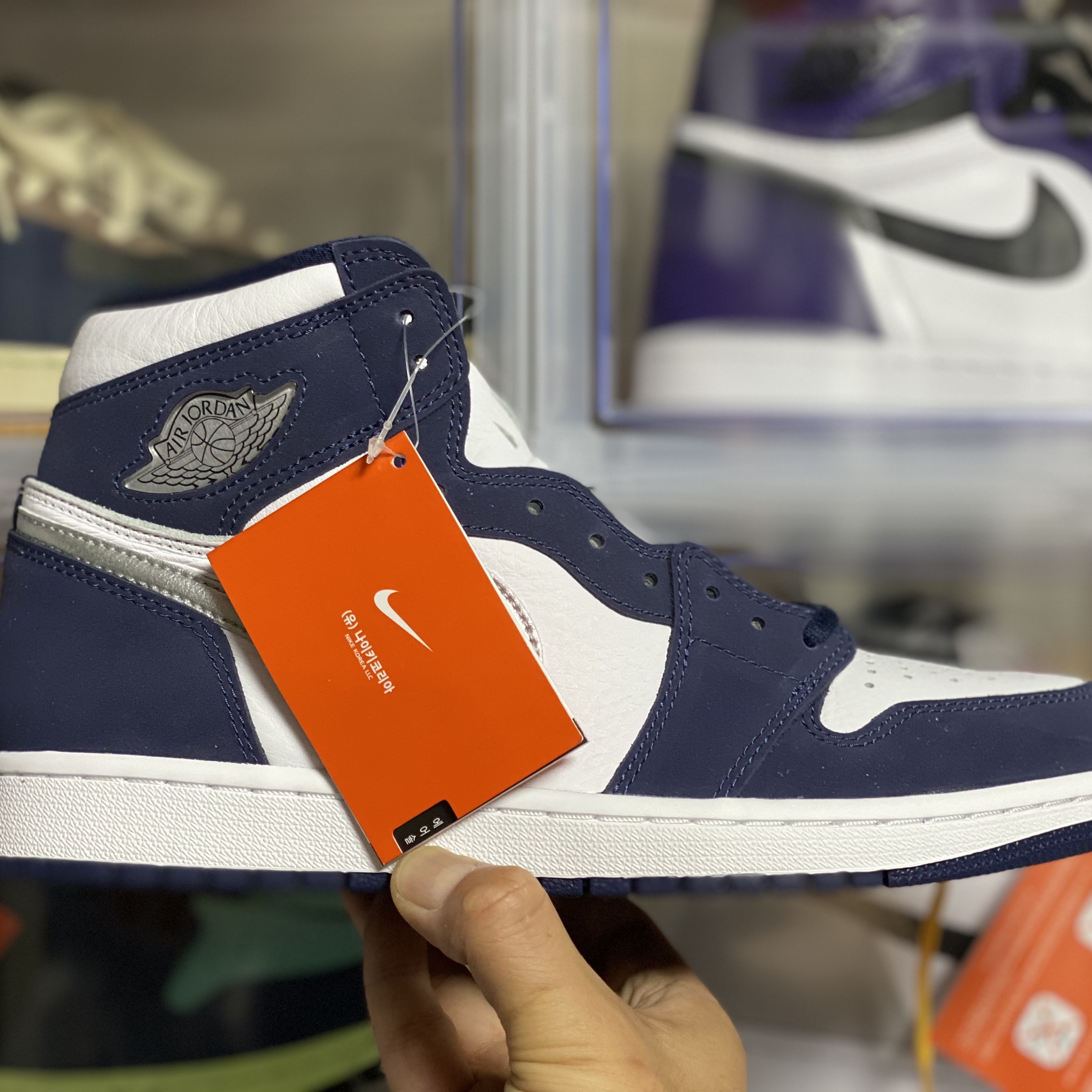 Jordan 1 Retro High OG CO.JP Midnight Navy 착용 스타일 - 1